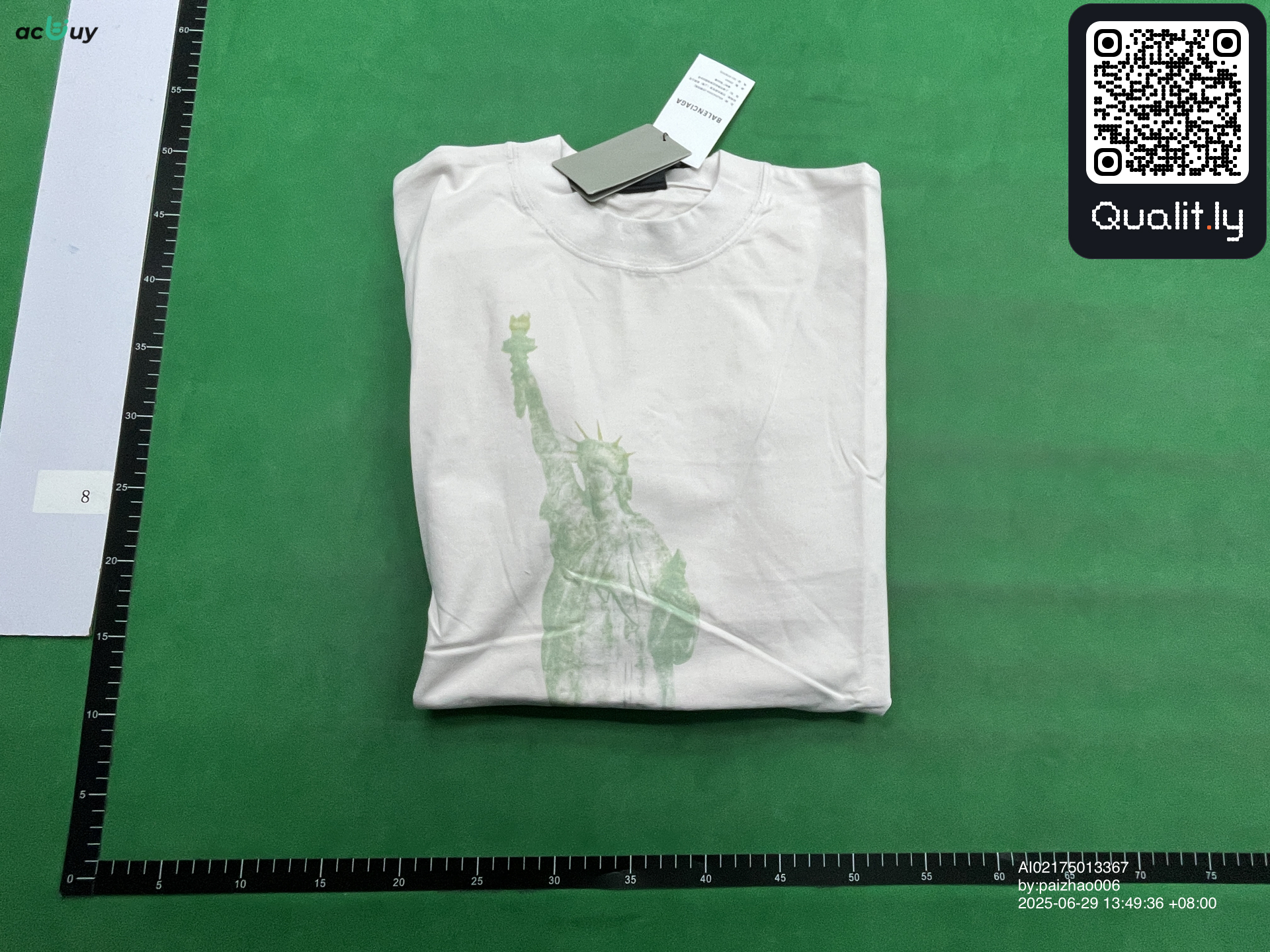 Tricou — fotografie QC 1 din 4