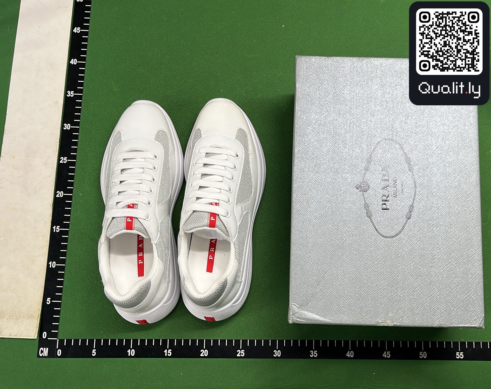 Sneakers — foto QC 1 di 120
