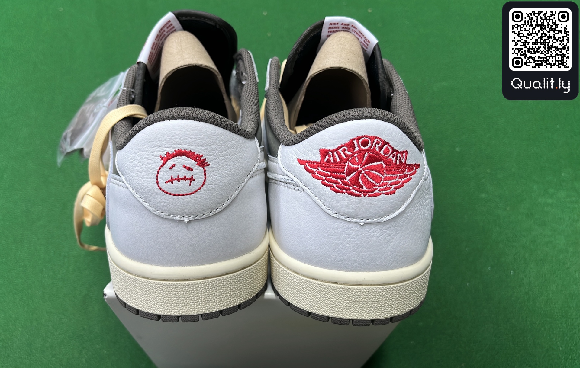 Sneakers QC photo 3 of 167
