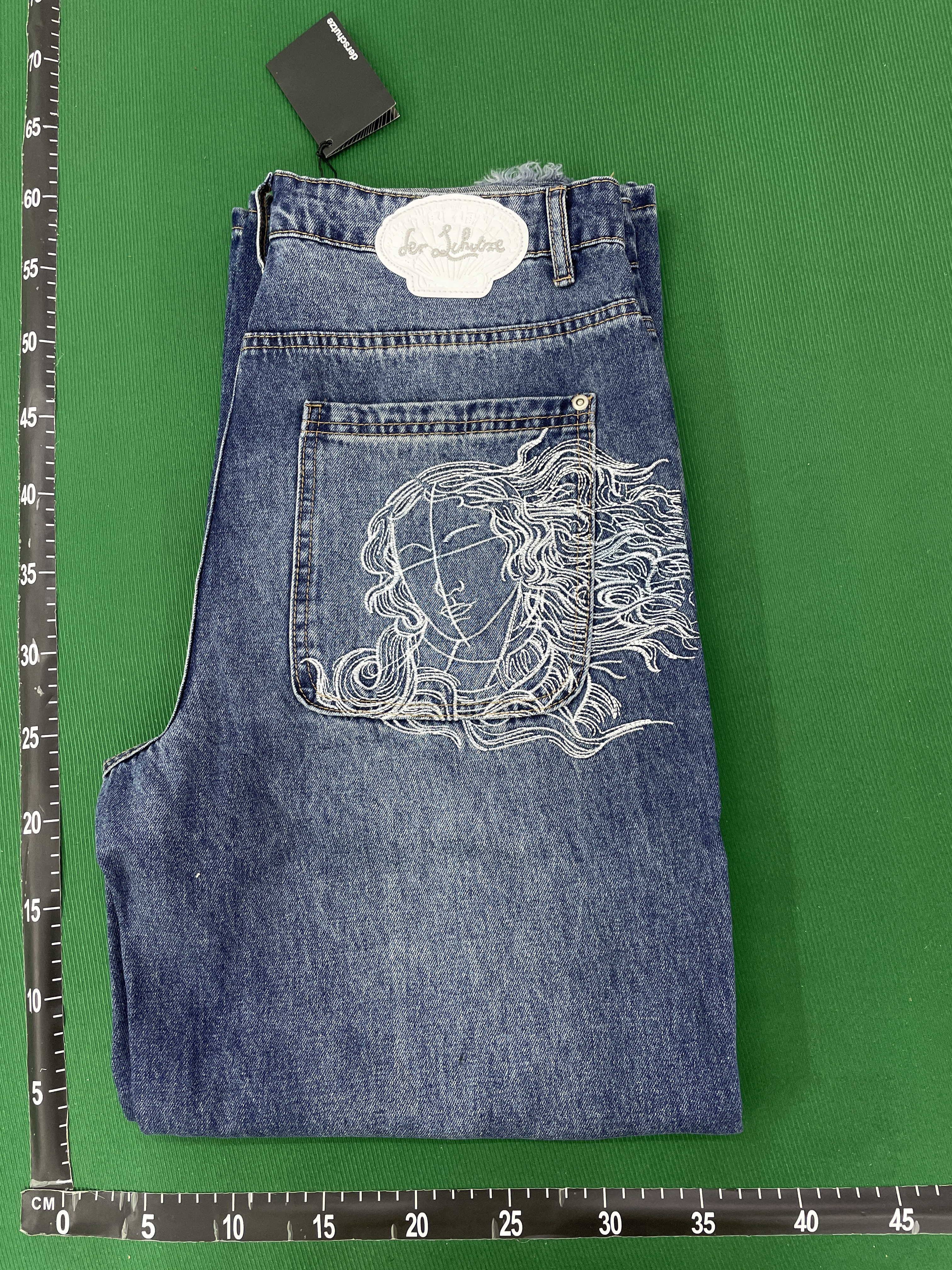 Jeans — QC-foto 1 av 112