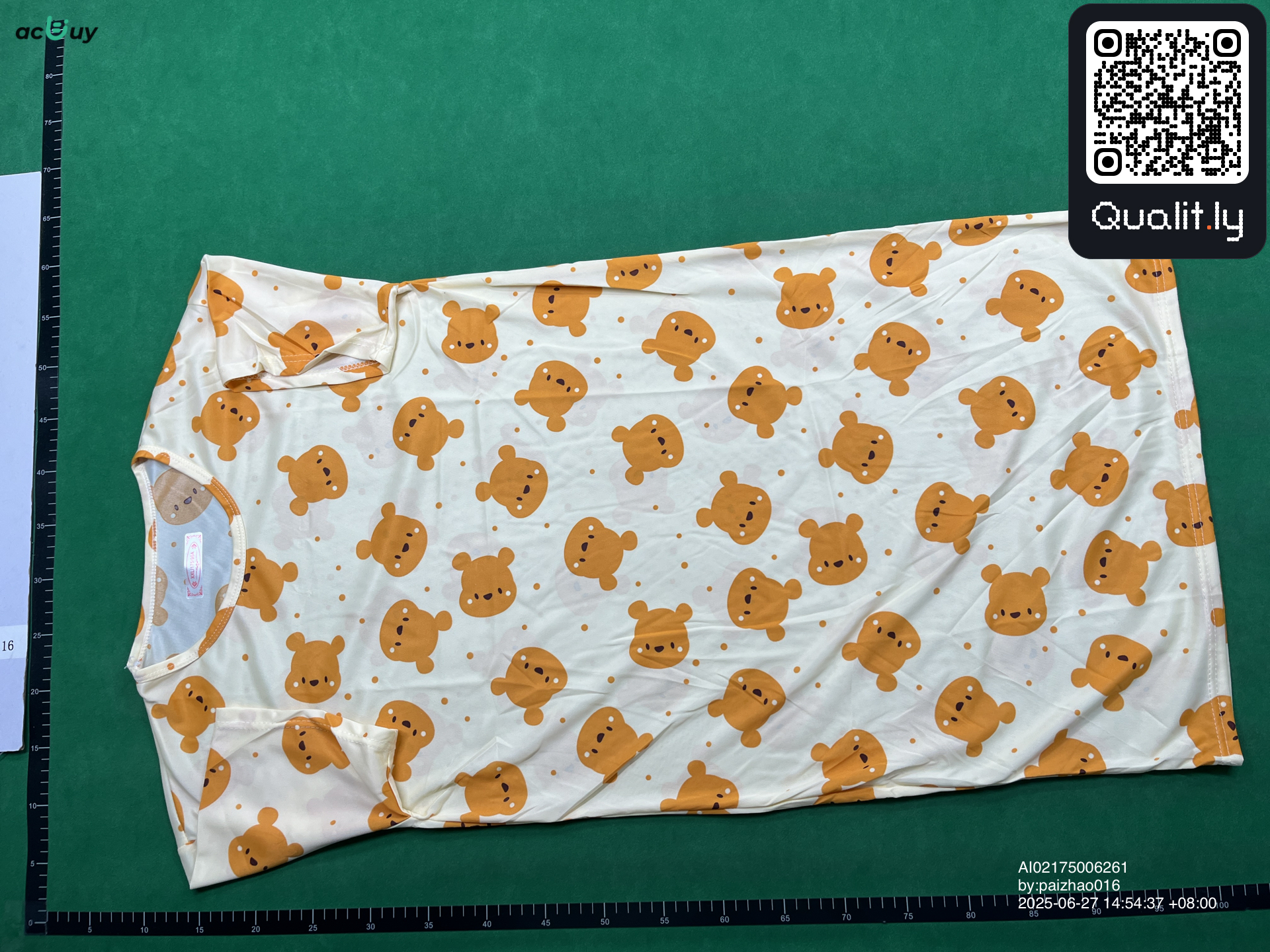T-shirt — foto QC 3 de 8