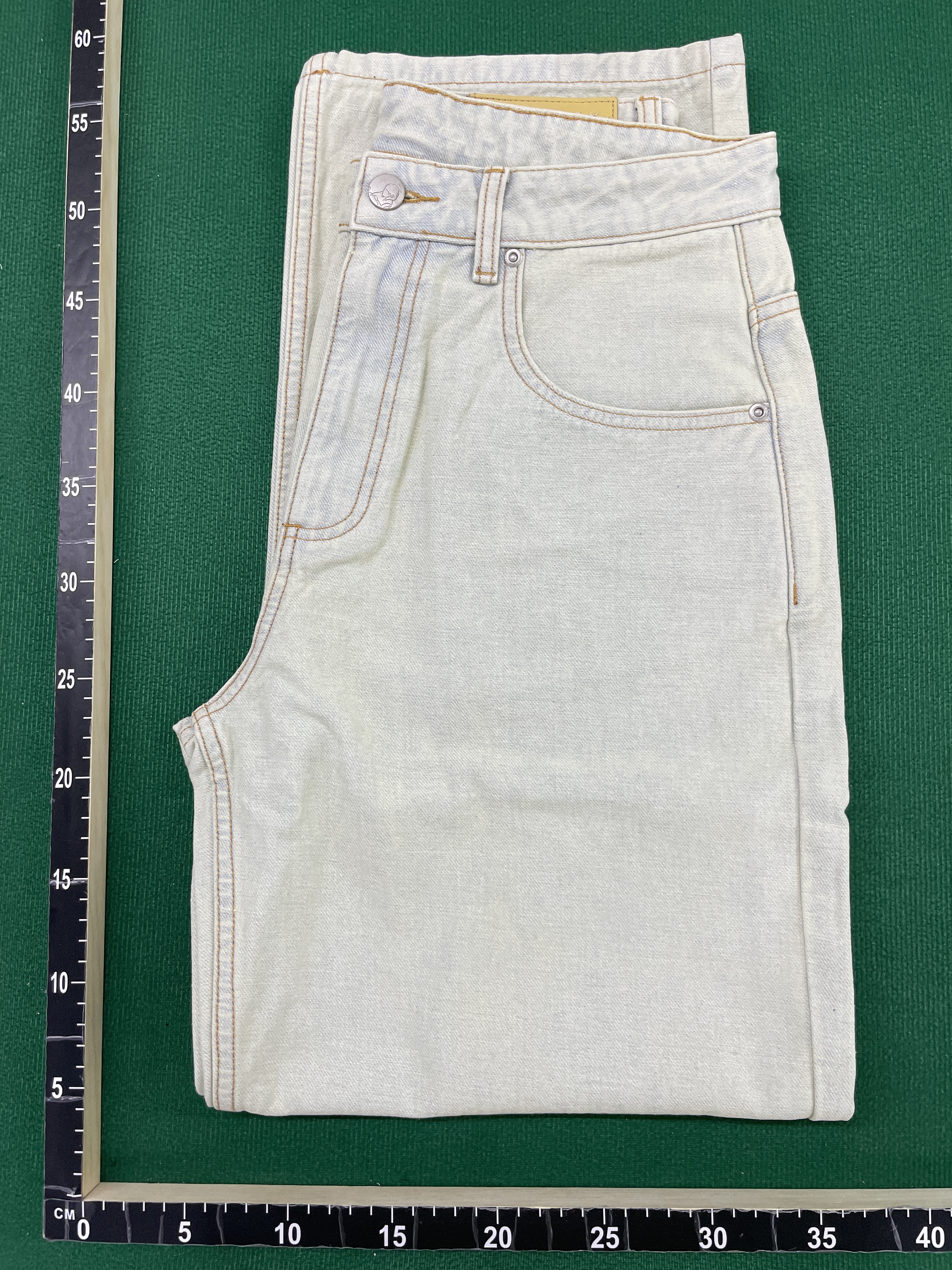 Jeans QC photo 1 of 37