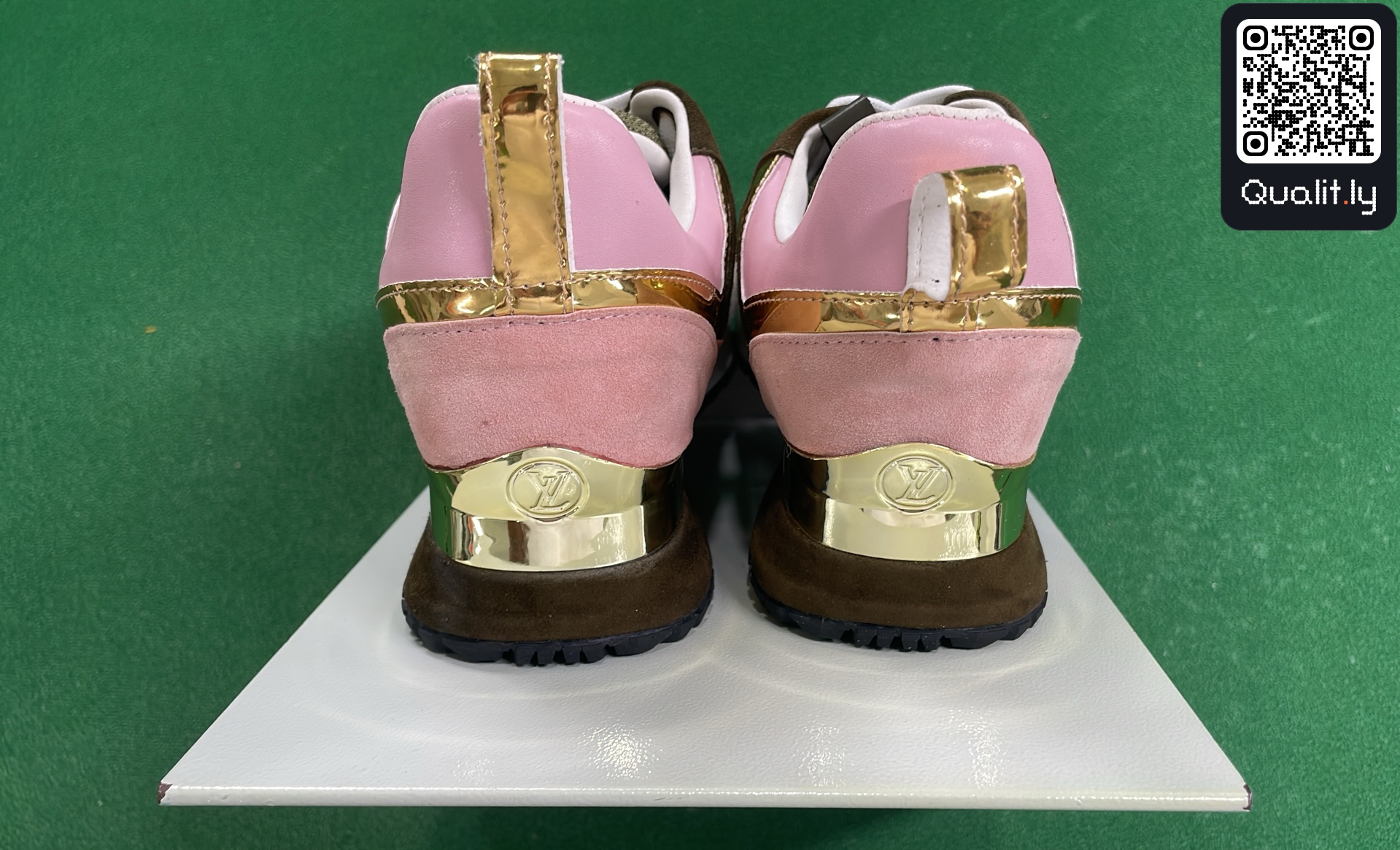 Sneakers — QC-foto 3 van 24