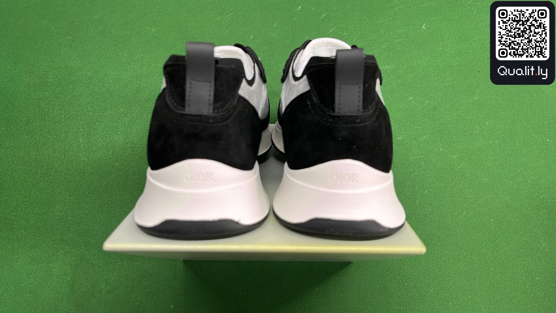 Sneakers QC photo 3 of 30
