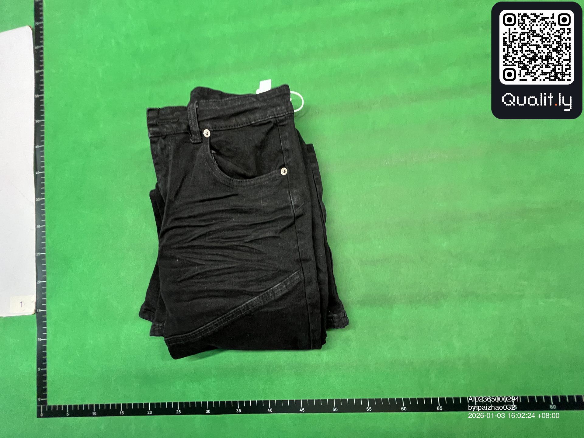 Jean — photo QC 1 sur 4