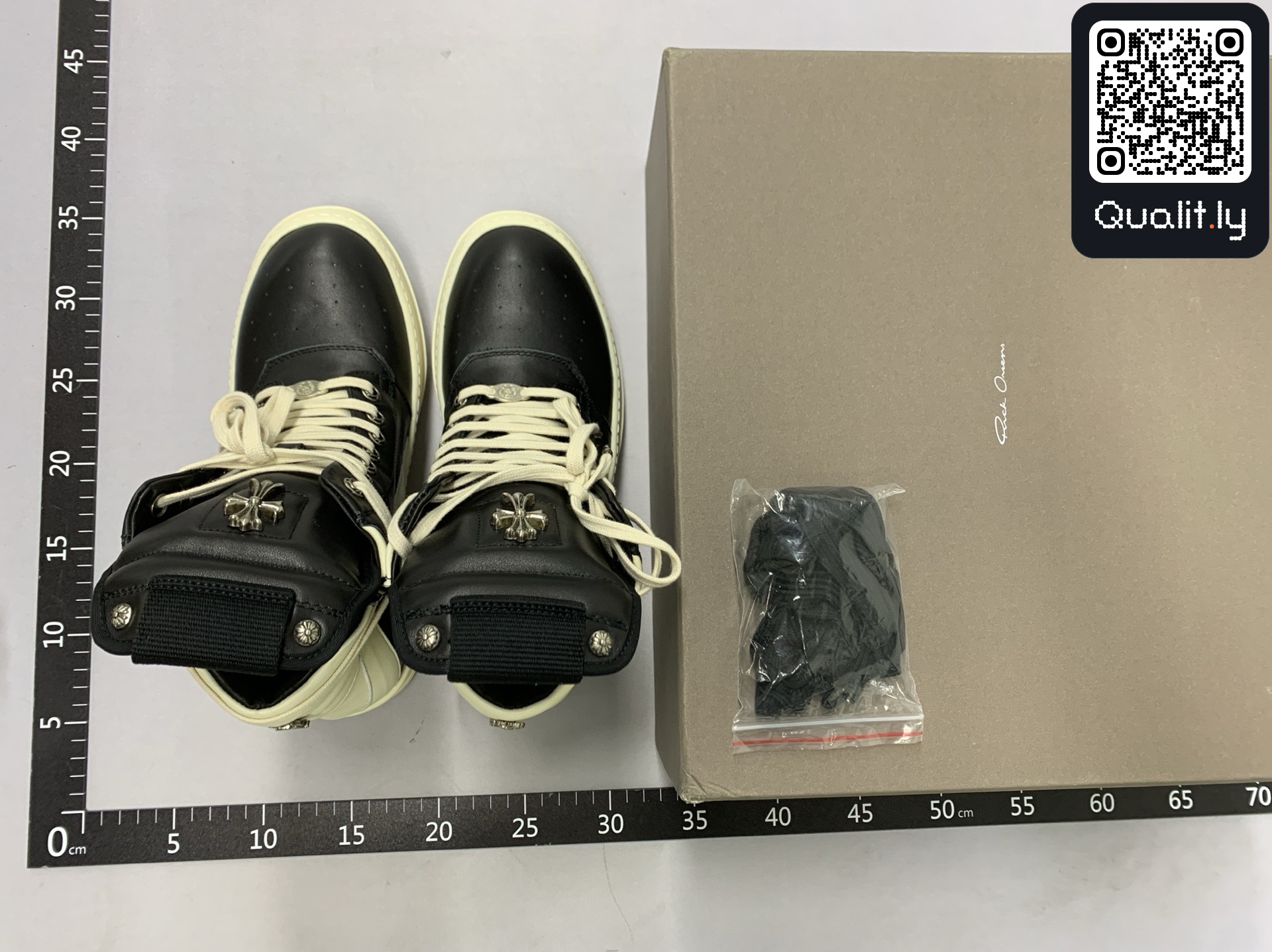 球鞋 QC 照片 1 / 176