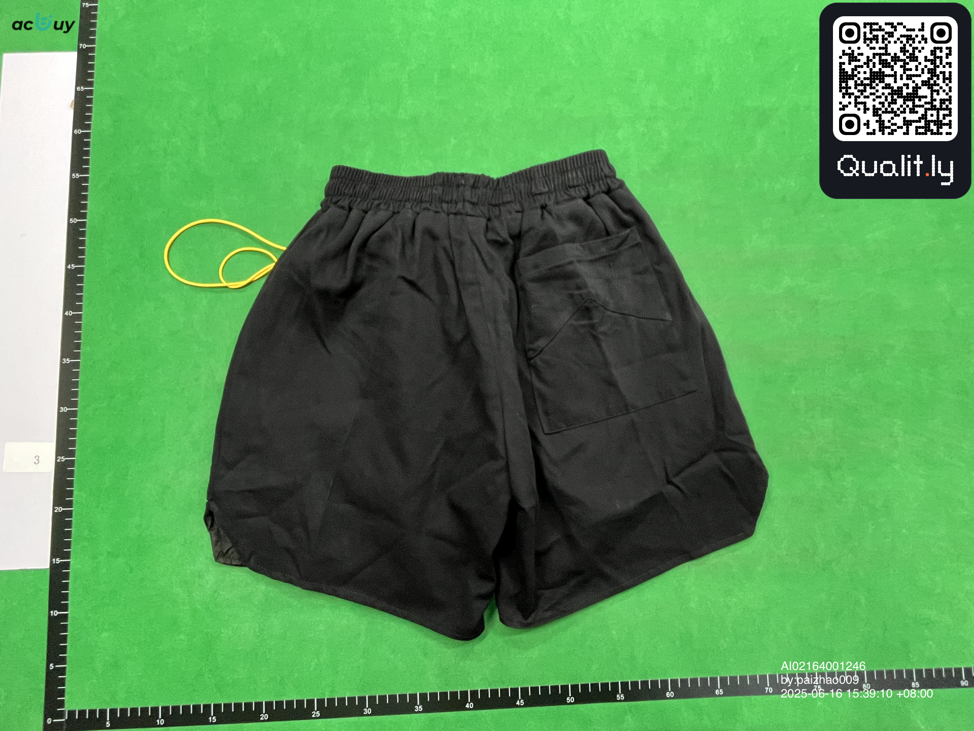 Shorts QC photo 2 of 62