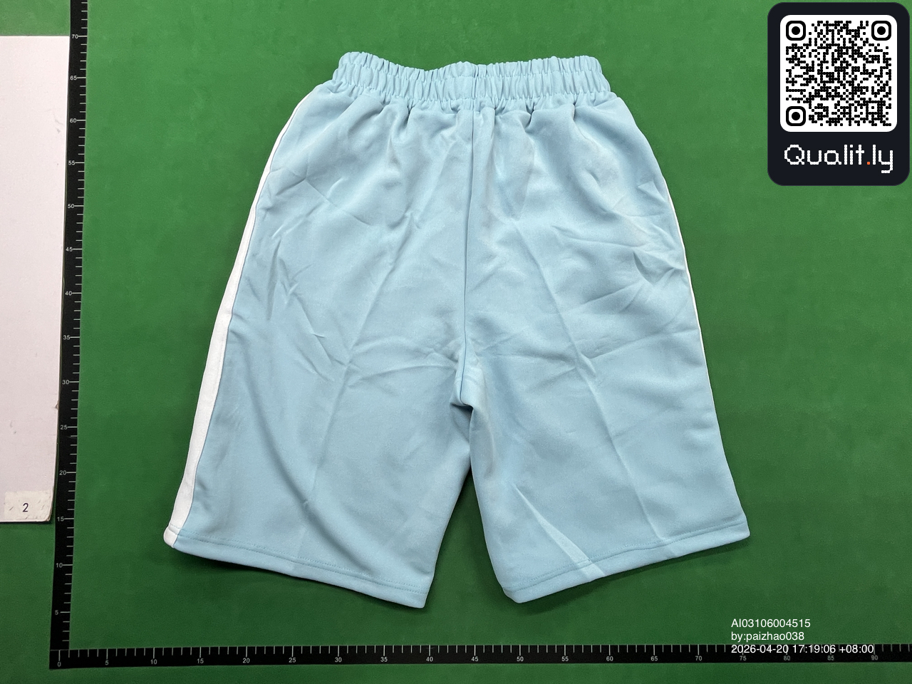 Short — photo QC 2 sur 42