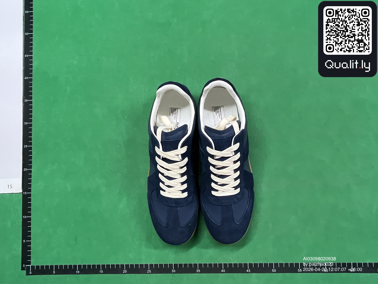 Sneakers QC photo 1 of 100
