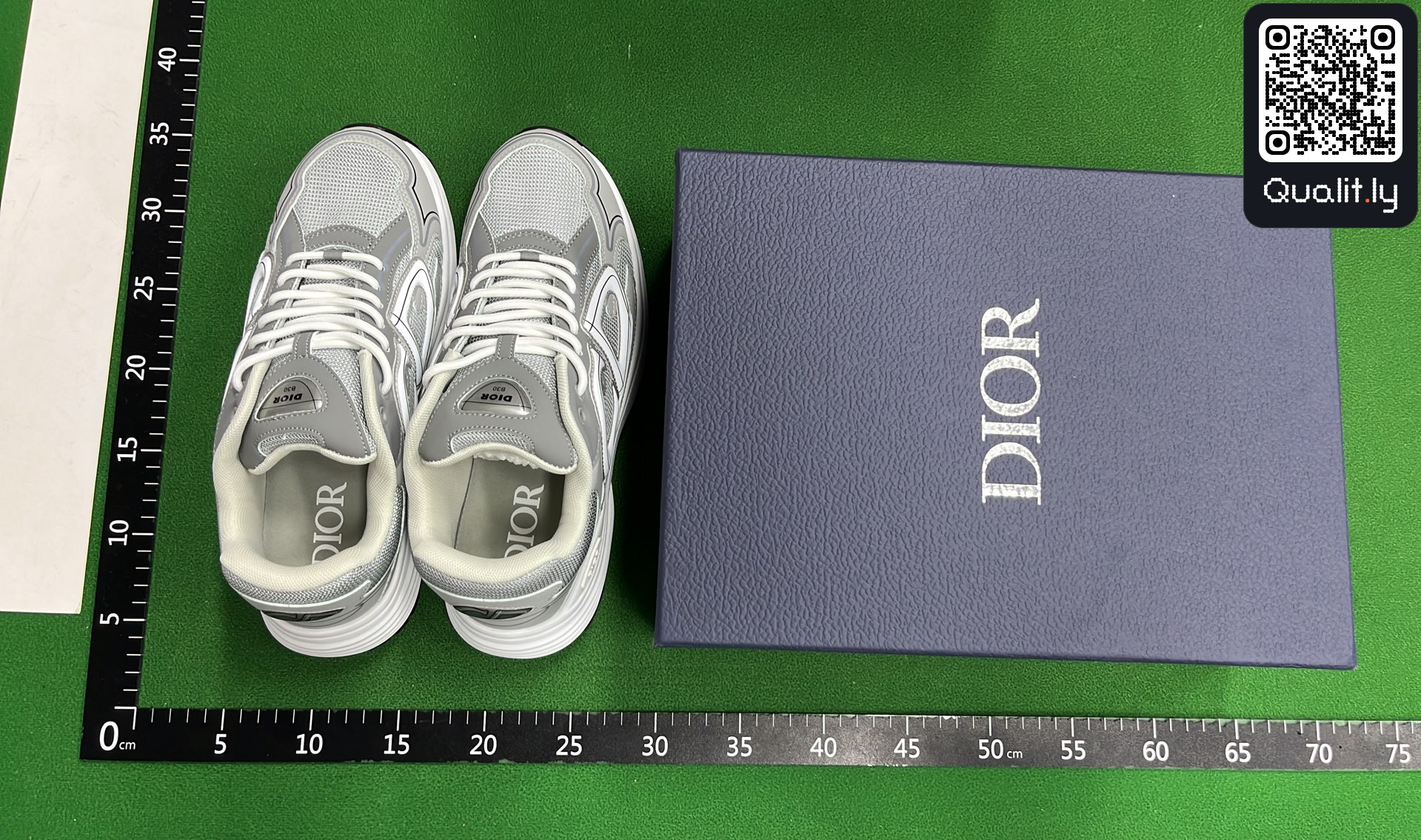Sneakers — foto QC 1 di 6