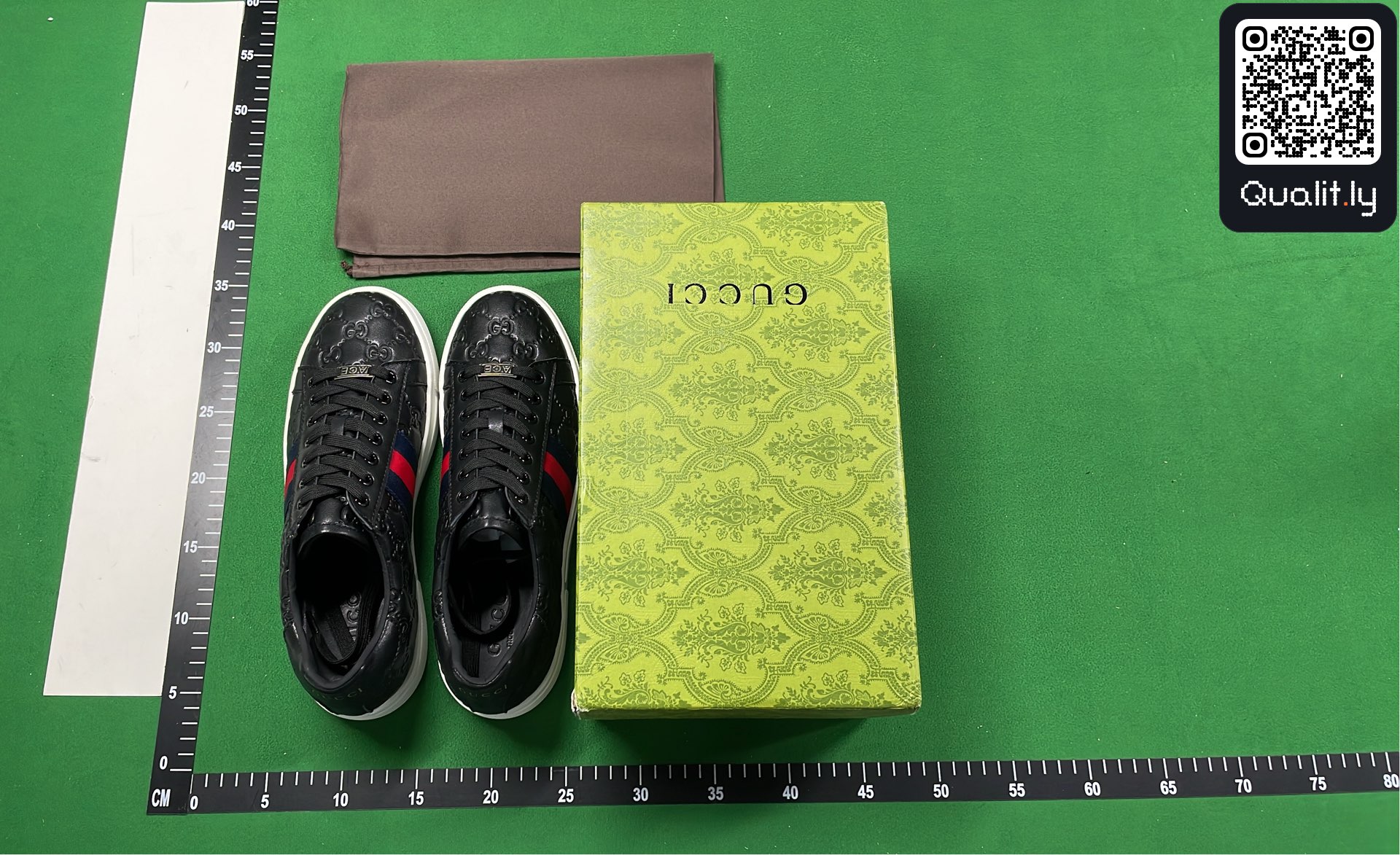 Sneakers — QC-foto 1 van 6