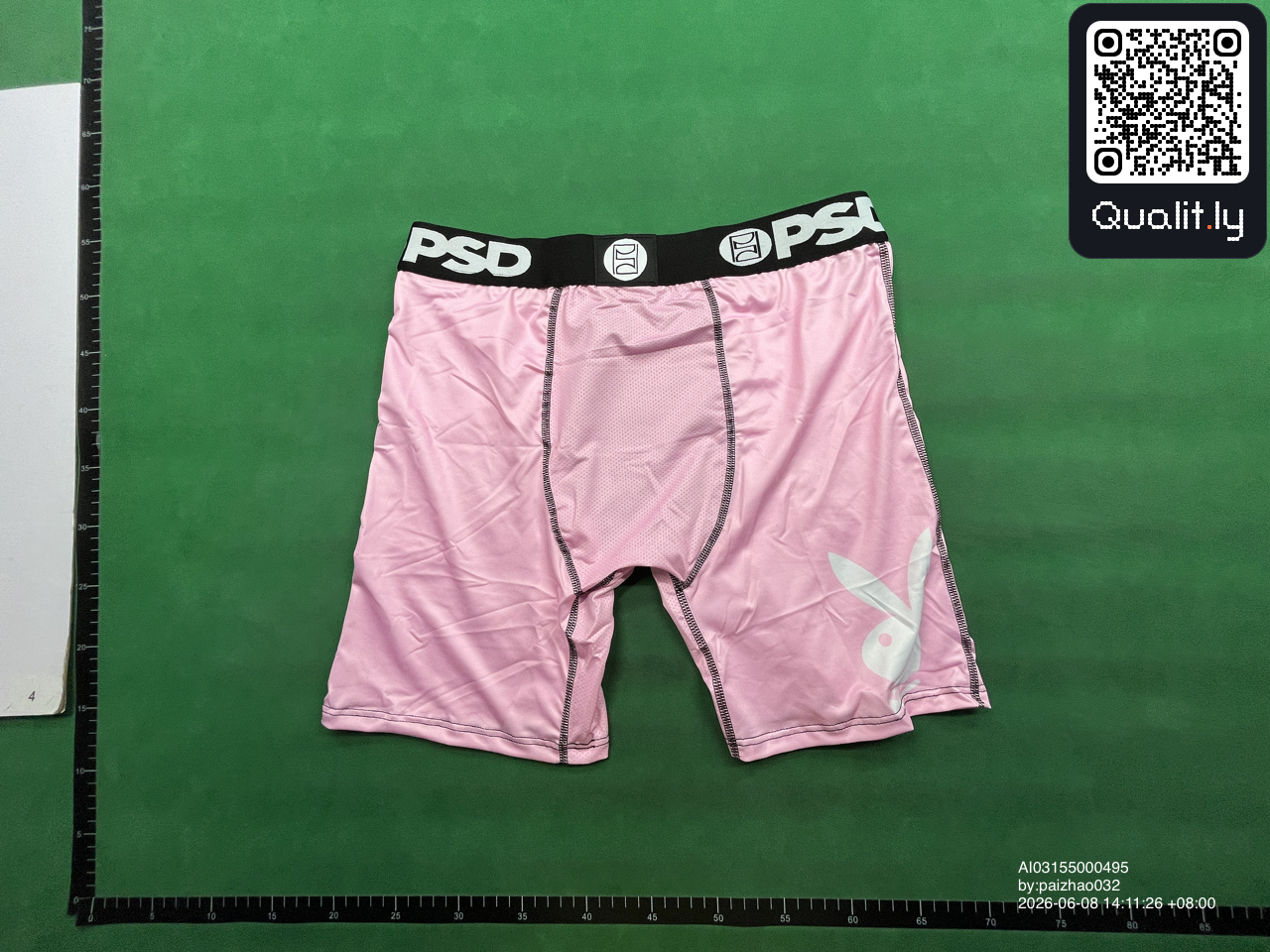 Foto QC 2 di 54