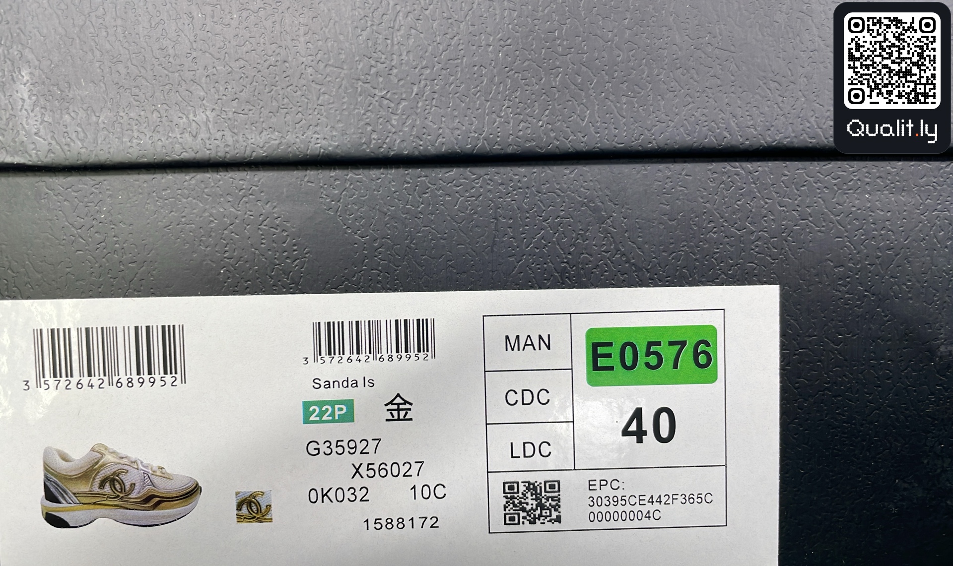 Sneakers — foto QC 2 di 18