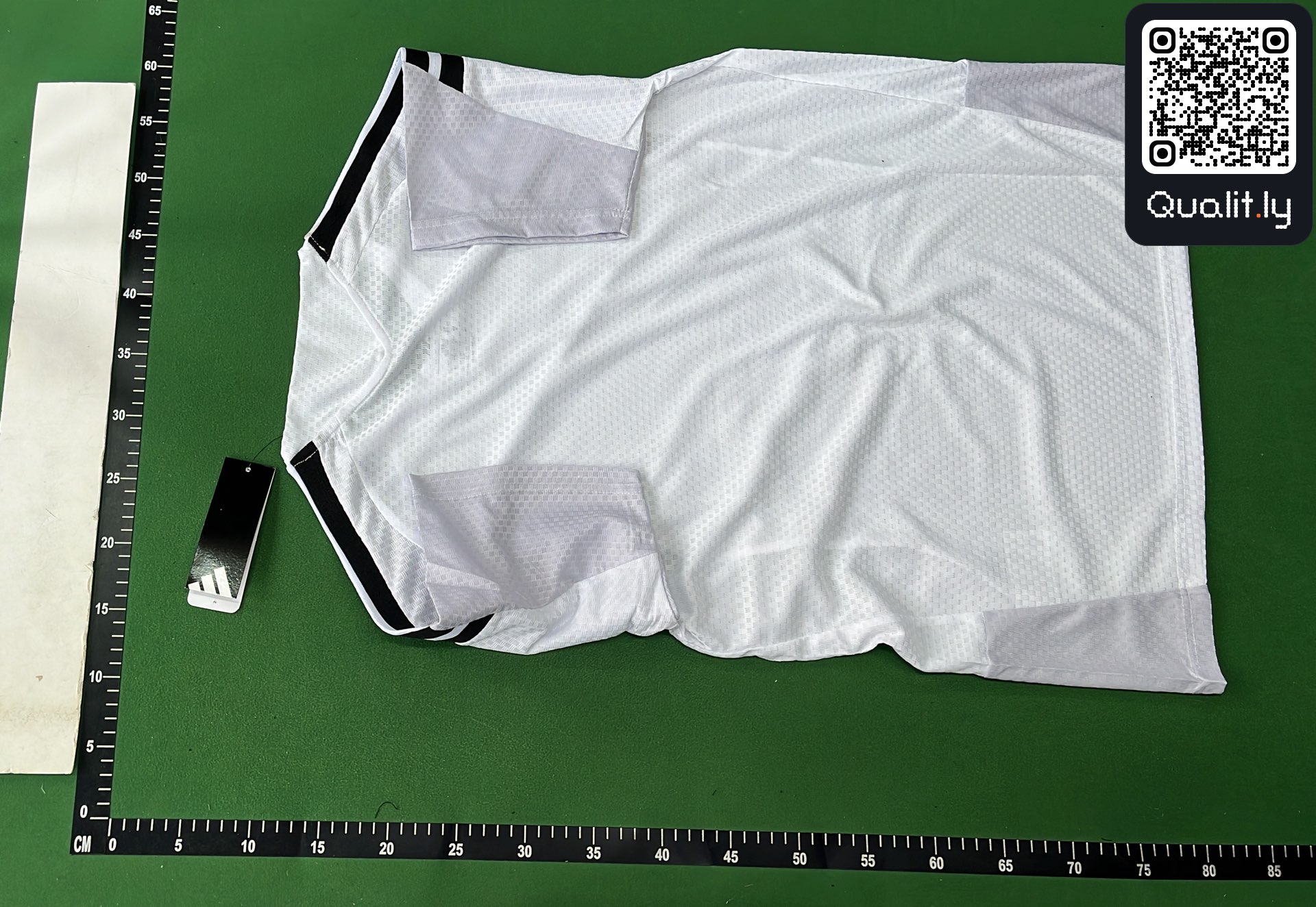 运动套装 QC 照片 3 / 20
