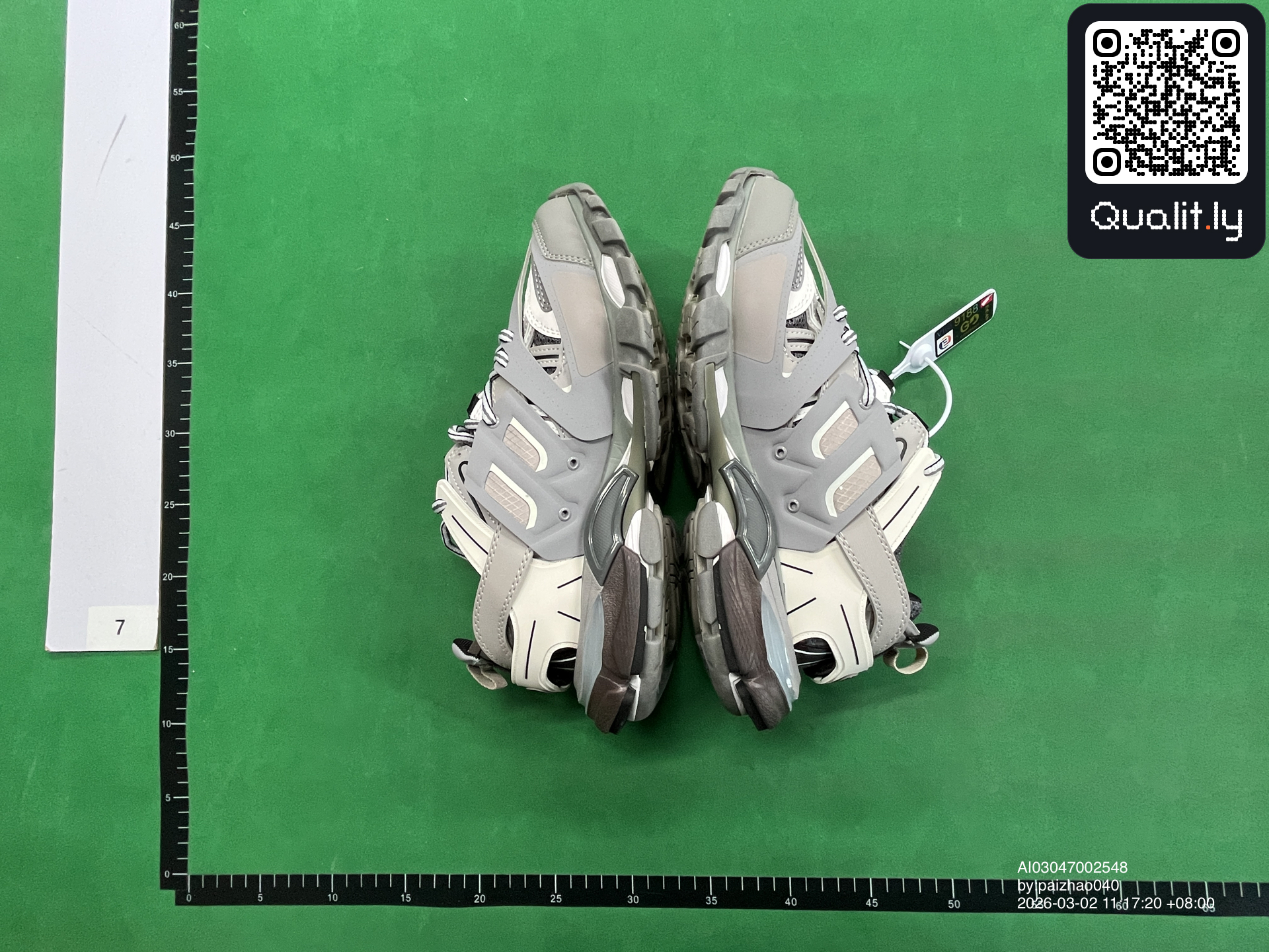 Sneaker — QC-Foto 3 von 6