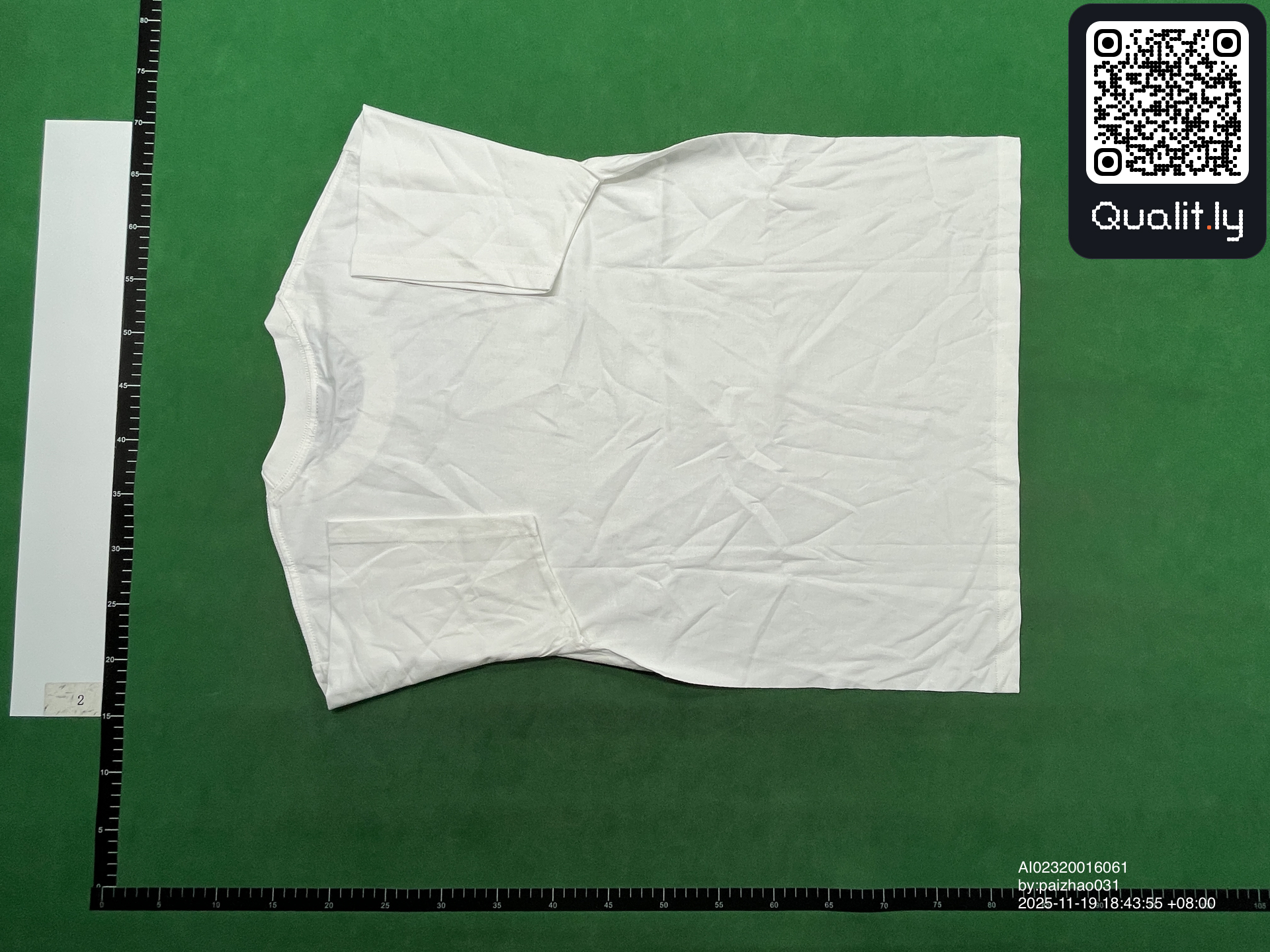 T-shirt — foto QC 1 di 102