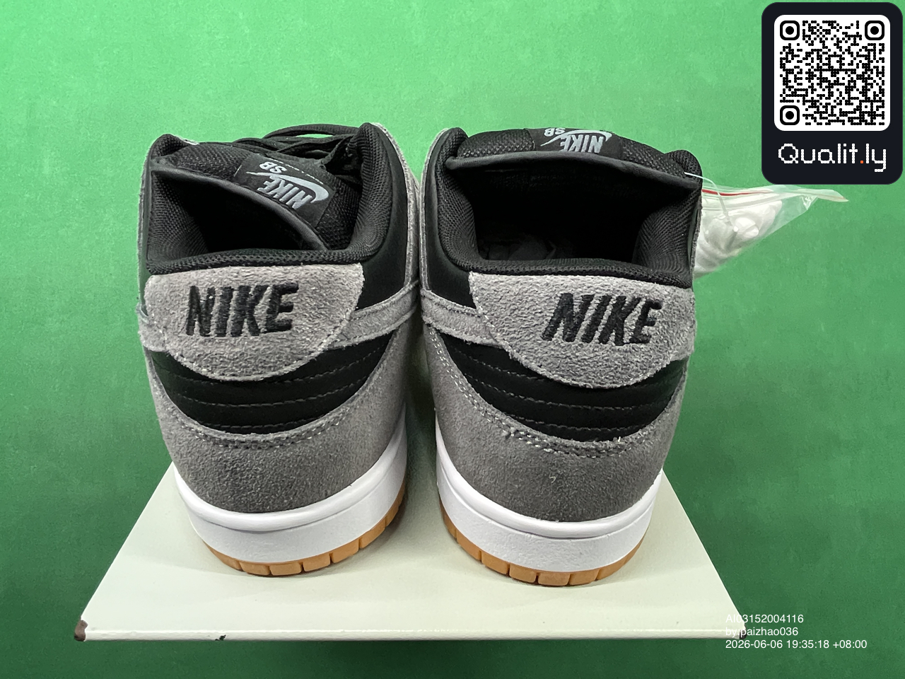 Sneakers — foto QC 2 di 36