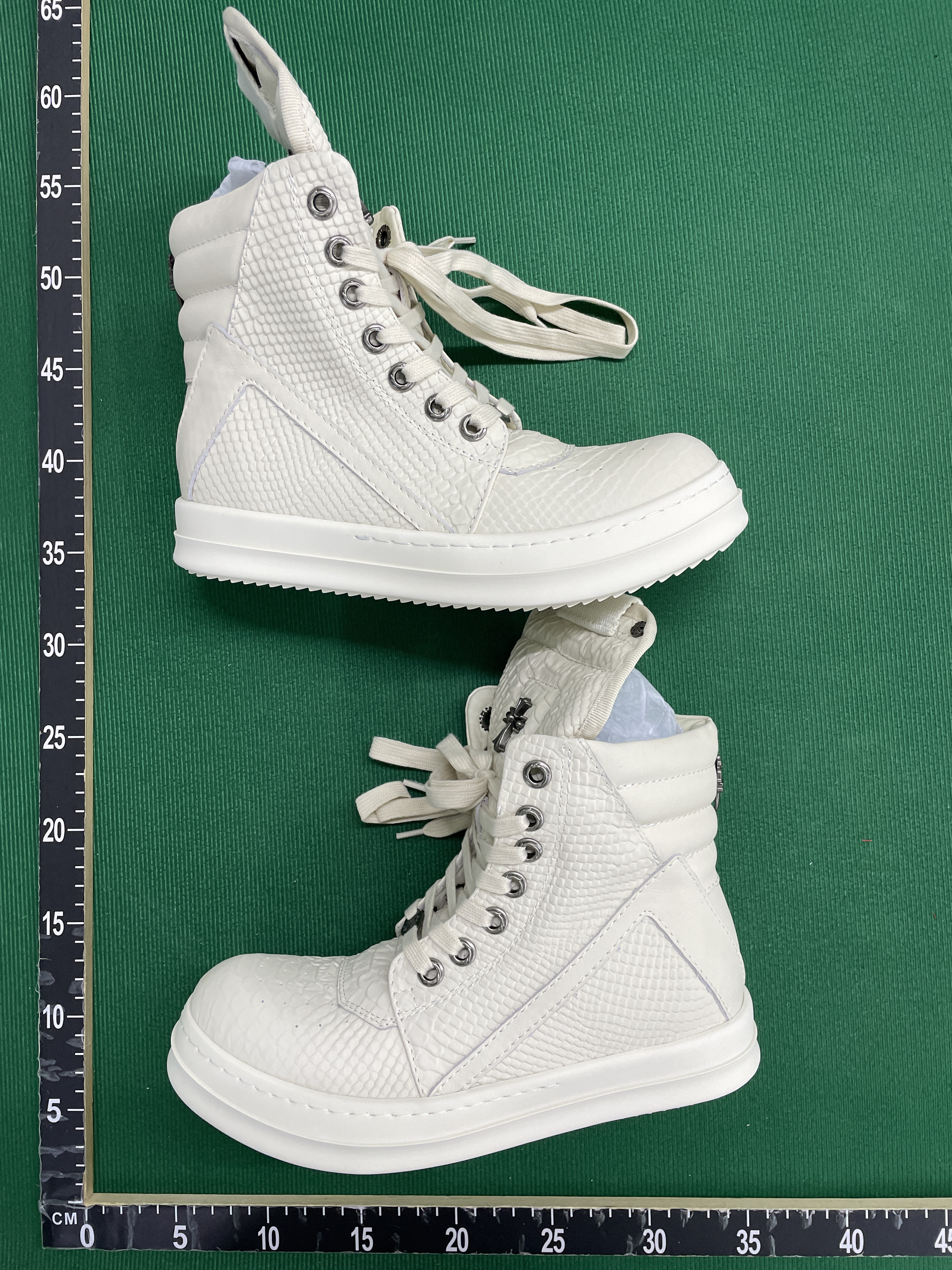 靴子 QC 照片 2 / 12