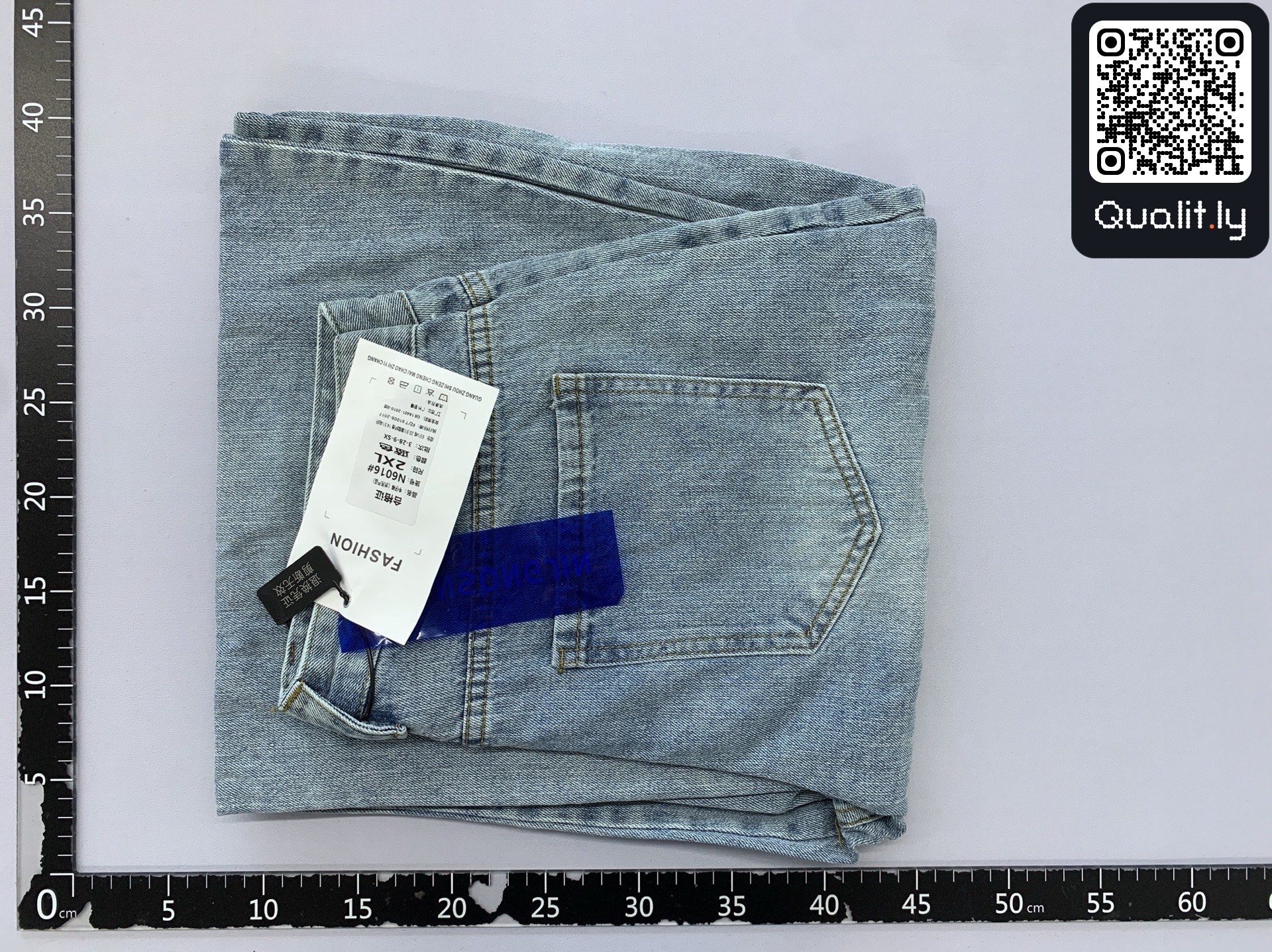 Jeans — QC-foto 1 av 23