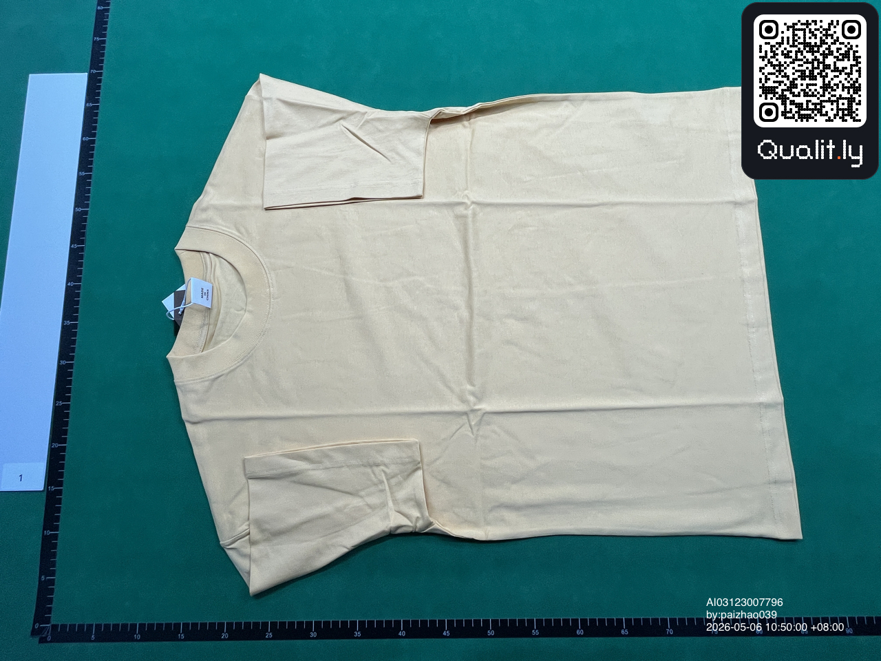 T-Shirt — QC-Foto 3 von 8