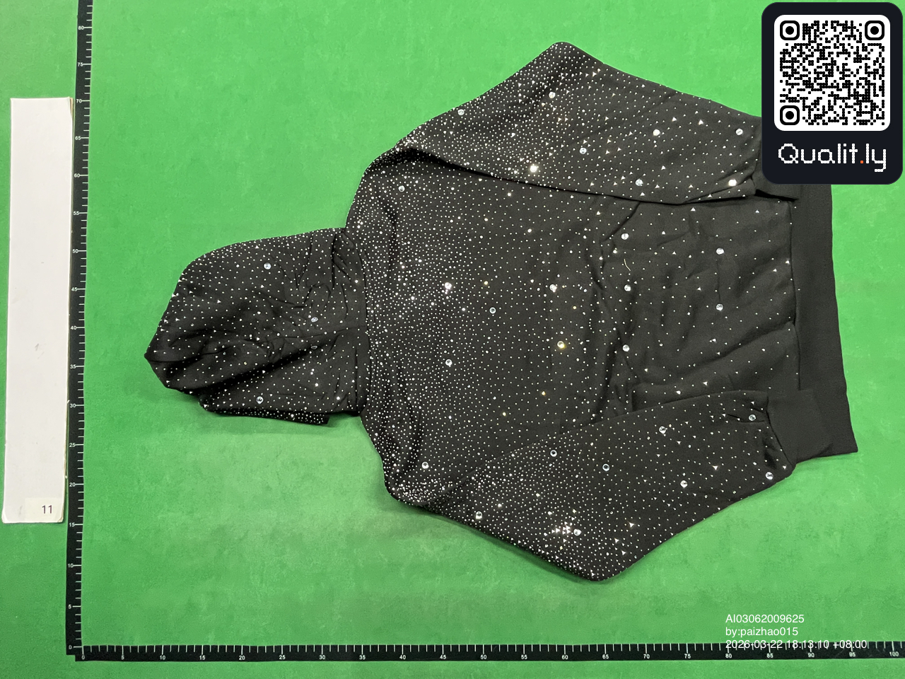 Hoodie QC photo 2 of 12