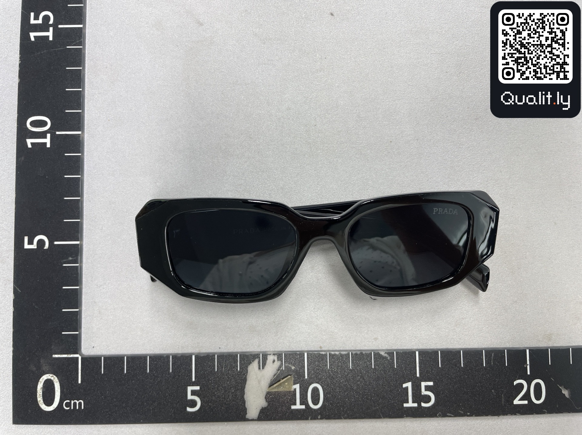 Sonnenbrille — QC-Foto 3 von 64