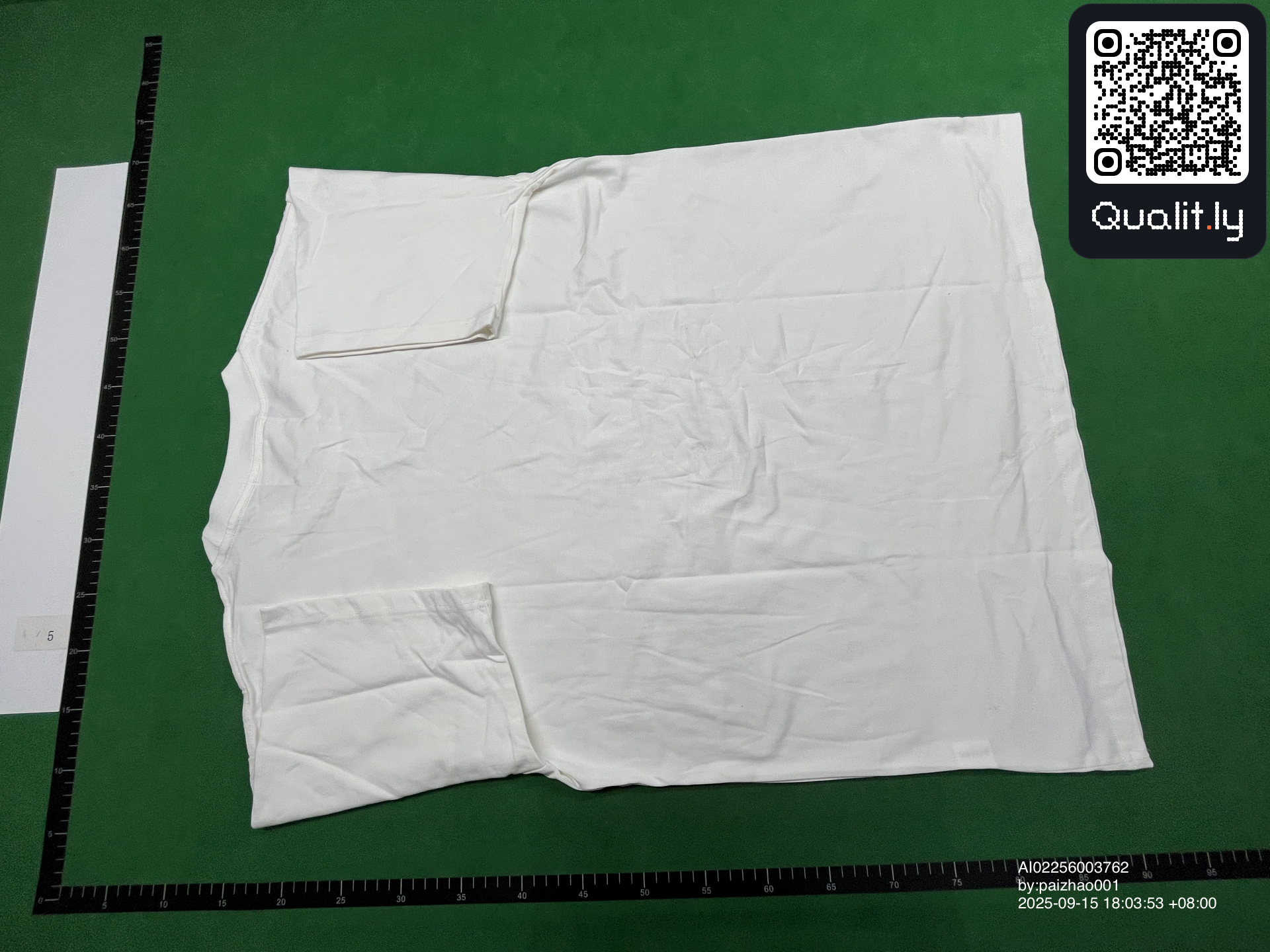 Camiseta — foto QC 2 de 8