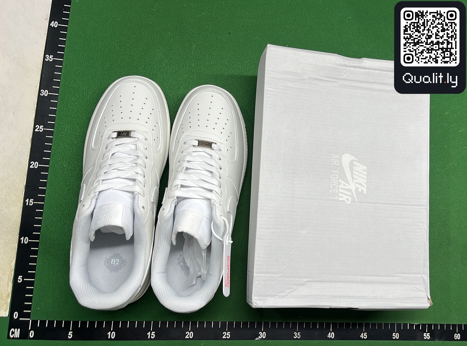 Sneakers QC photo 1 of 184