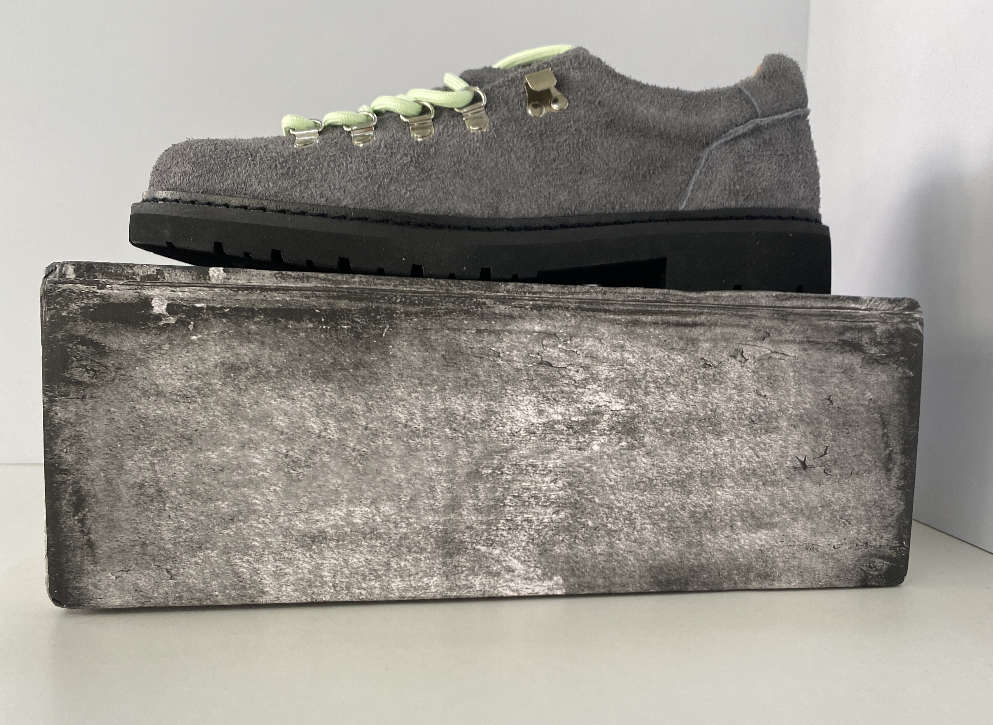 Sneakers QC photo 3 of 24