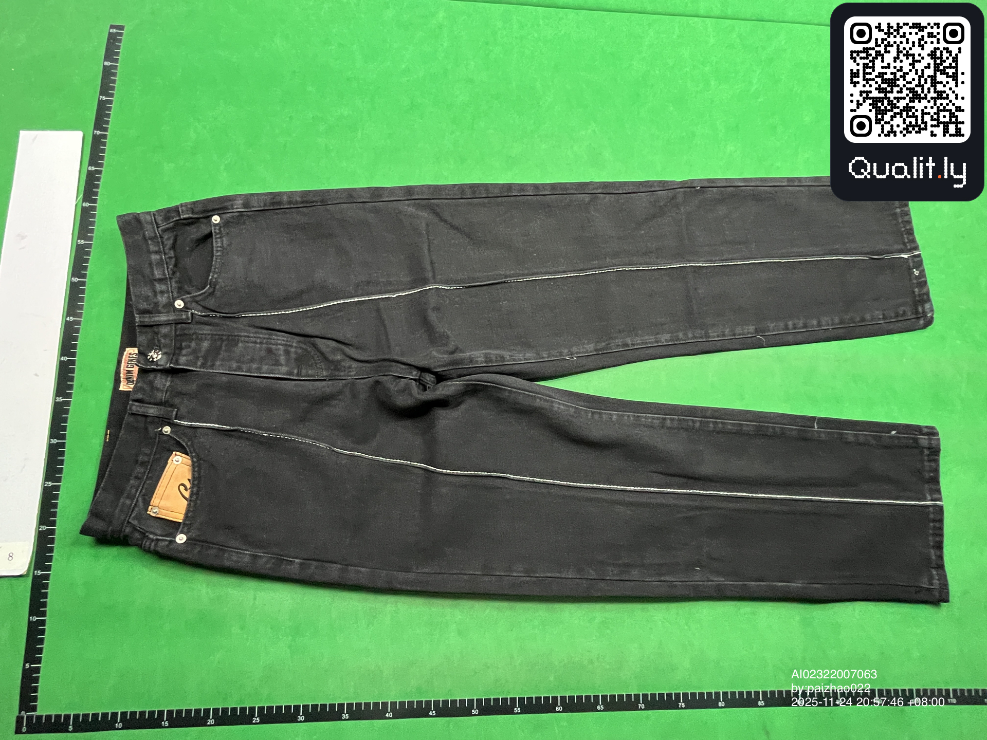 牛仔裤 QC 照片 3 / 70