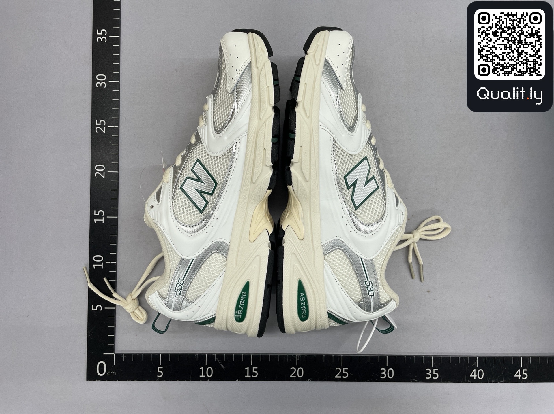Sneakers QC photo 2 of 6