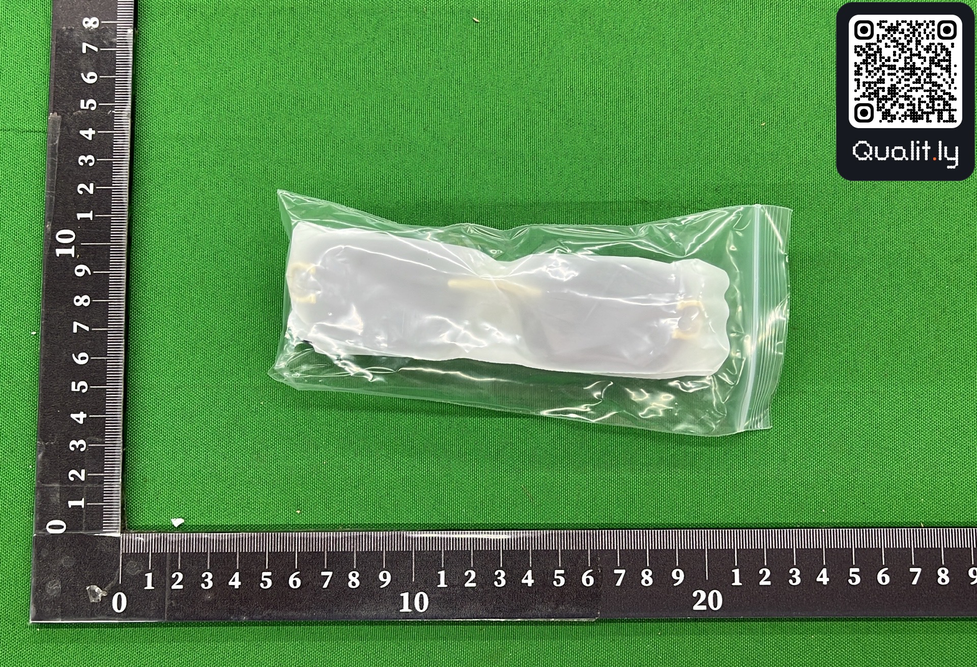 Okulary przeciwsłoneczne — zdjęcie QC 1 z 7