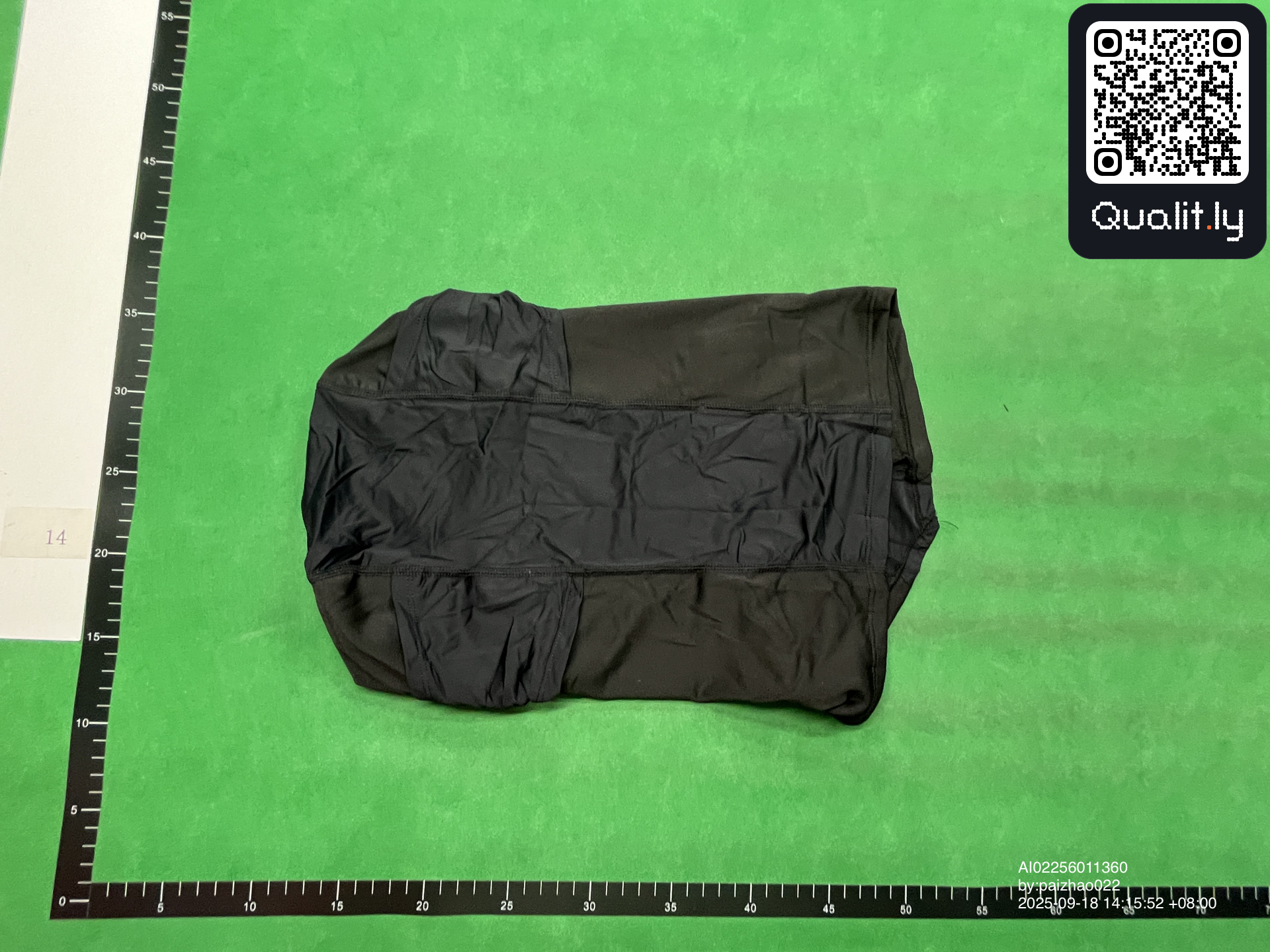 Sweater — QC-foto 2 van 6
