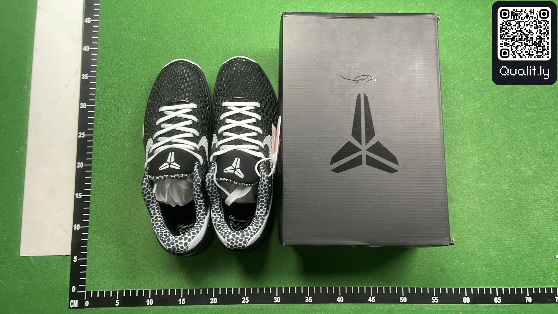 Sneakers QC photo 1 of 12