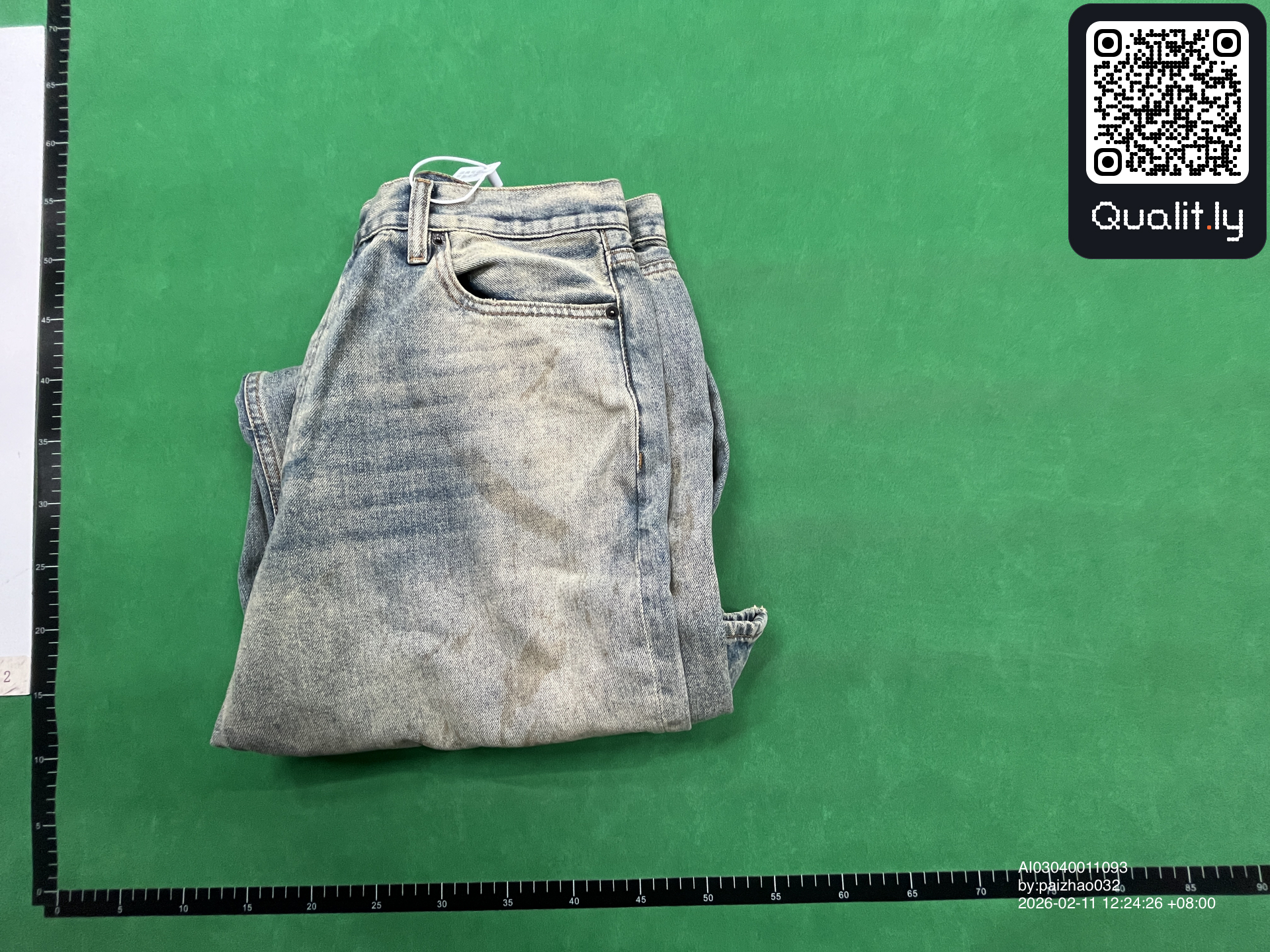 Jeans — foto QC 1 di 4