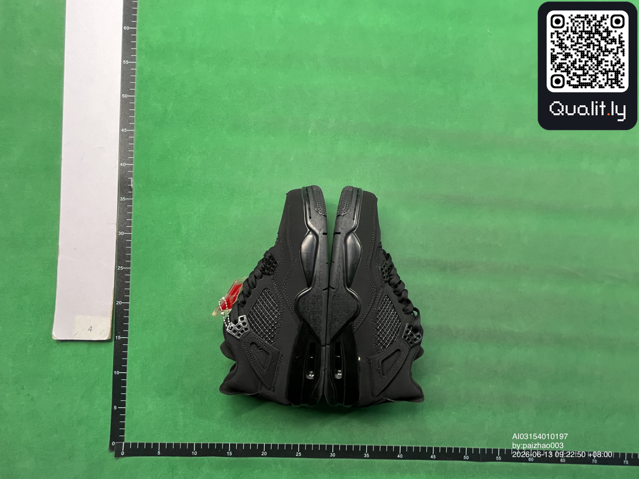 Sneakers QC photo 3 of 46