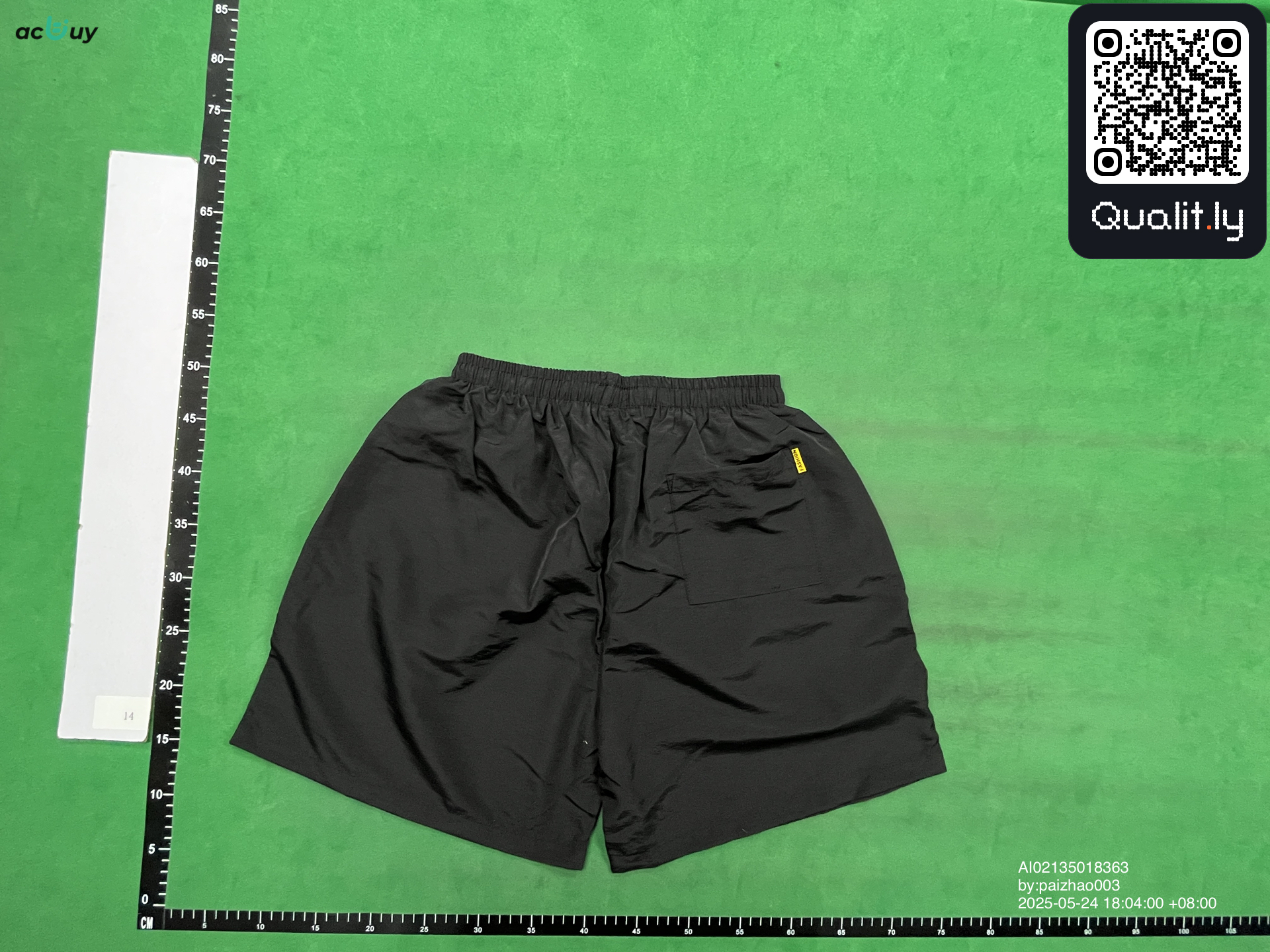 Short — photo QC 2 sur 20