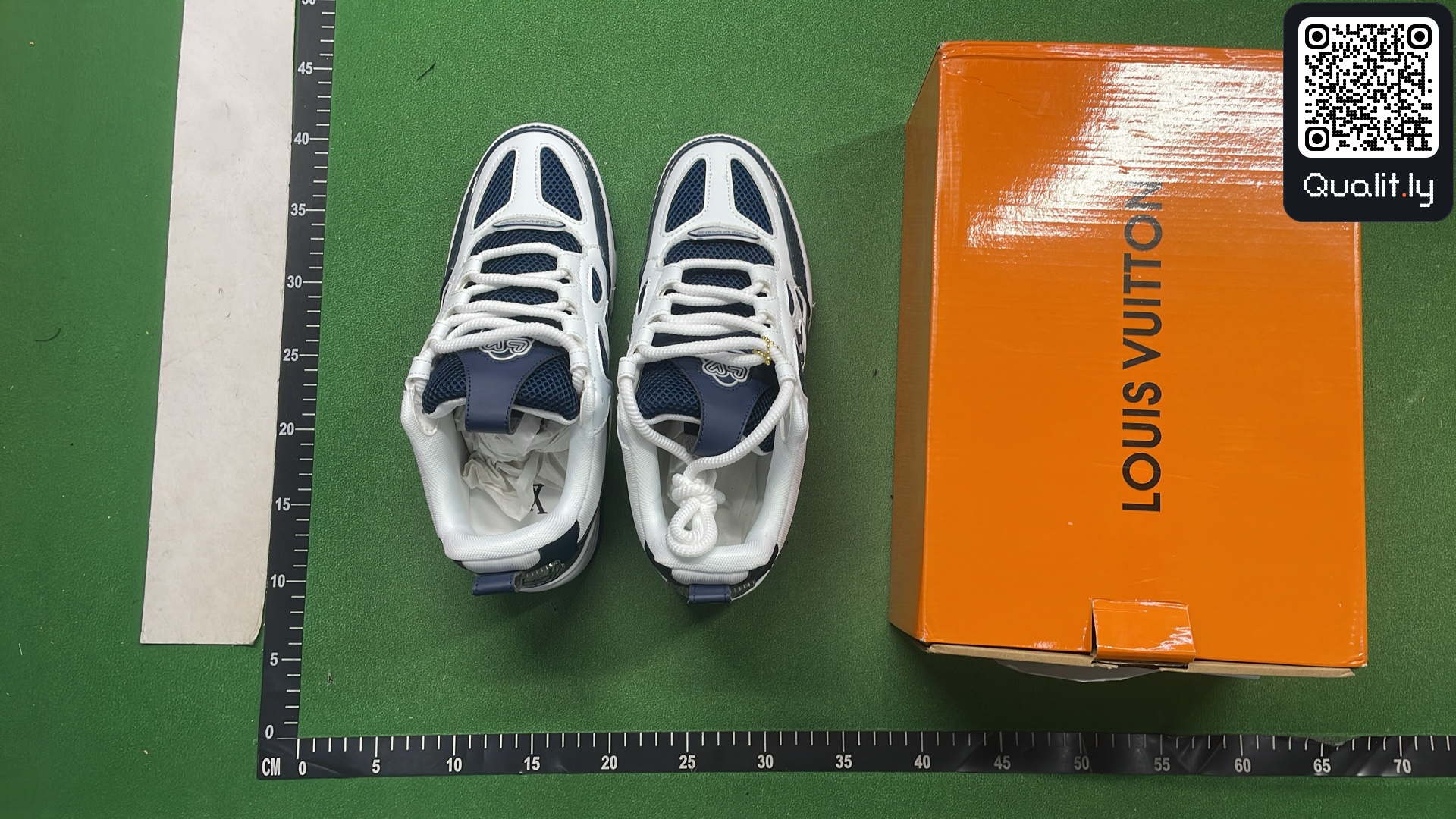 Sneakers — foto QC 1 di 42