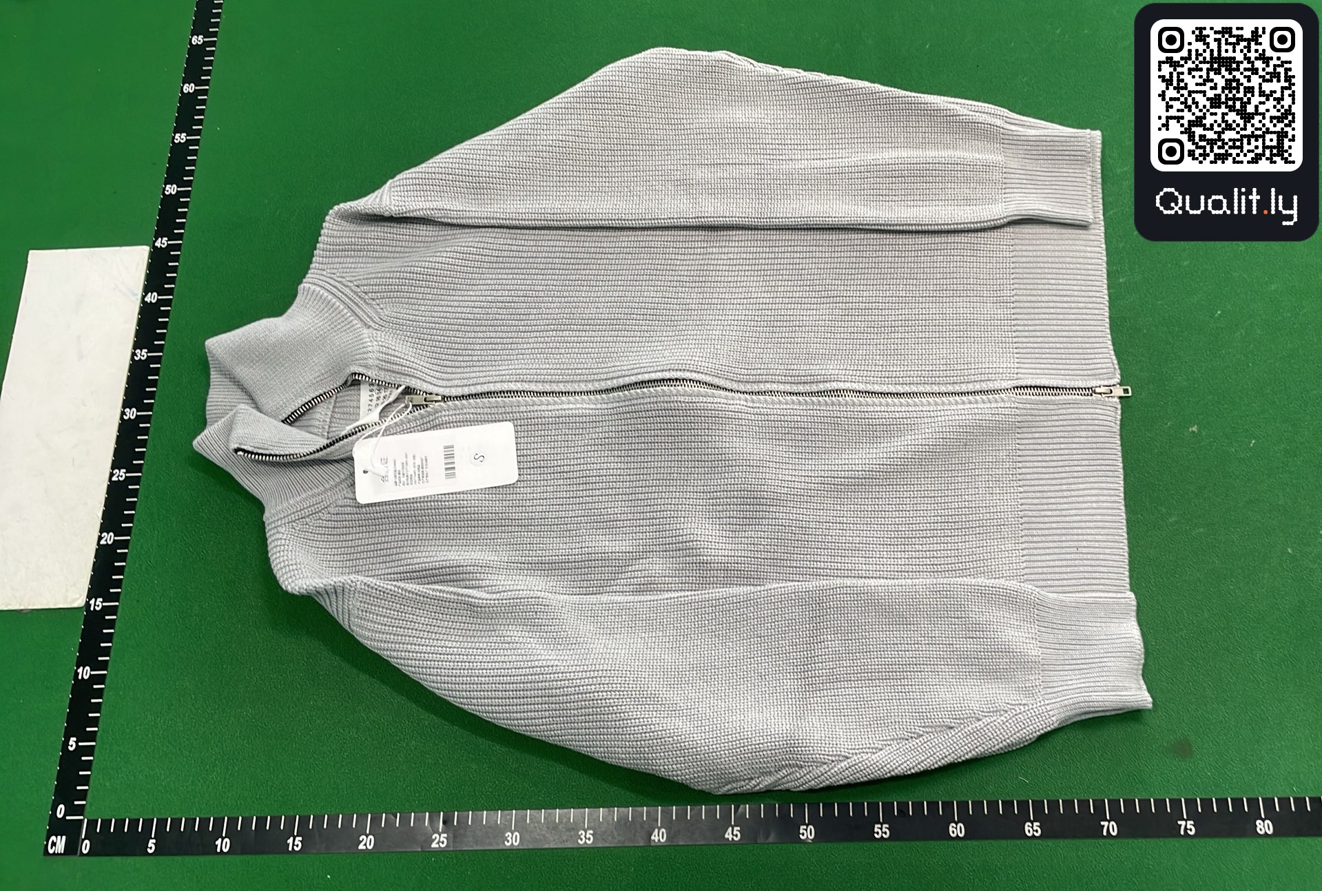 Sweater QC photo 2 of 98