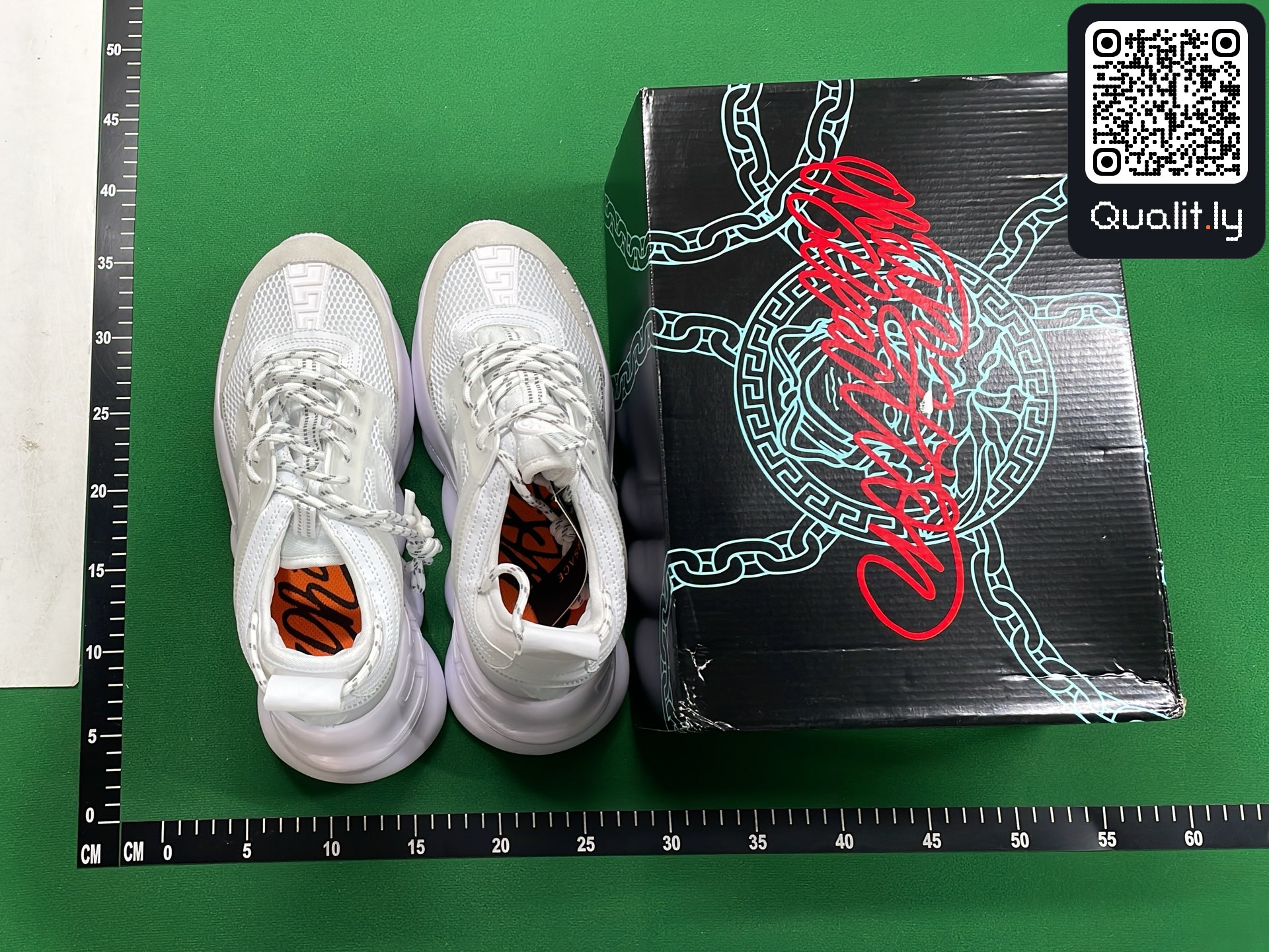 Sneakers QC photo 1 of 12