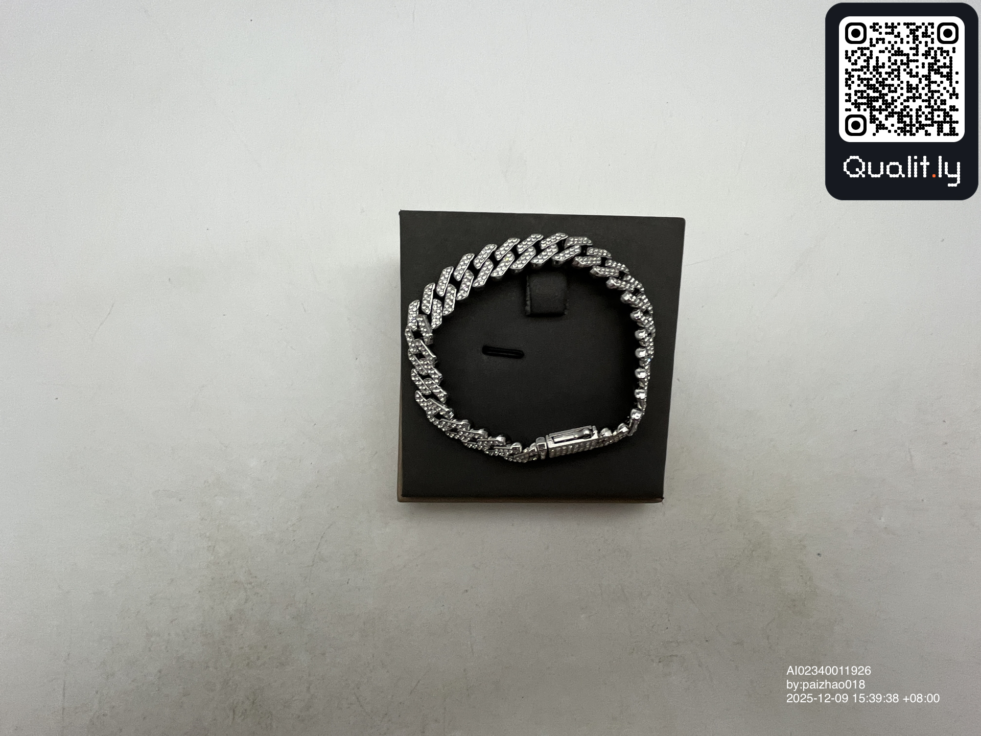 Jewelry QC photo 3 of 6