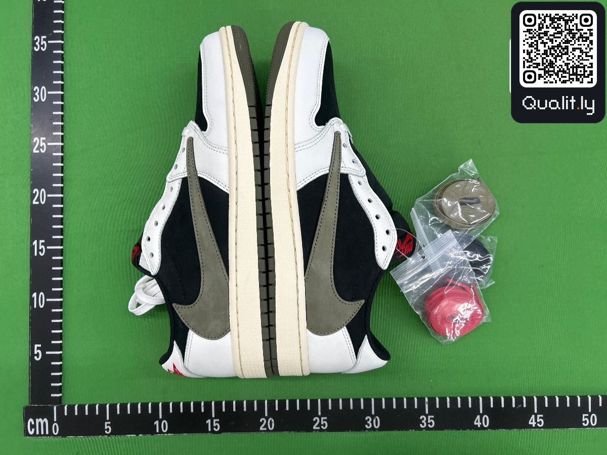 Sneakers QC photo 1 of 20