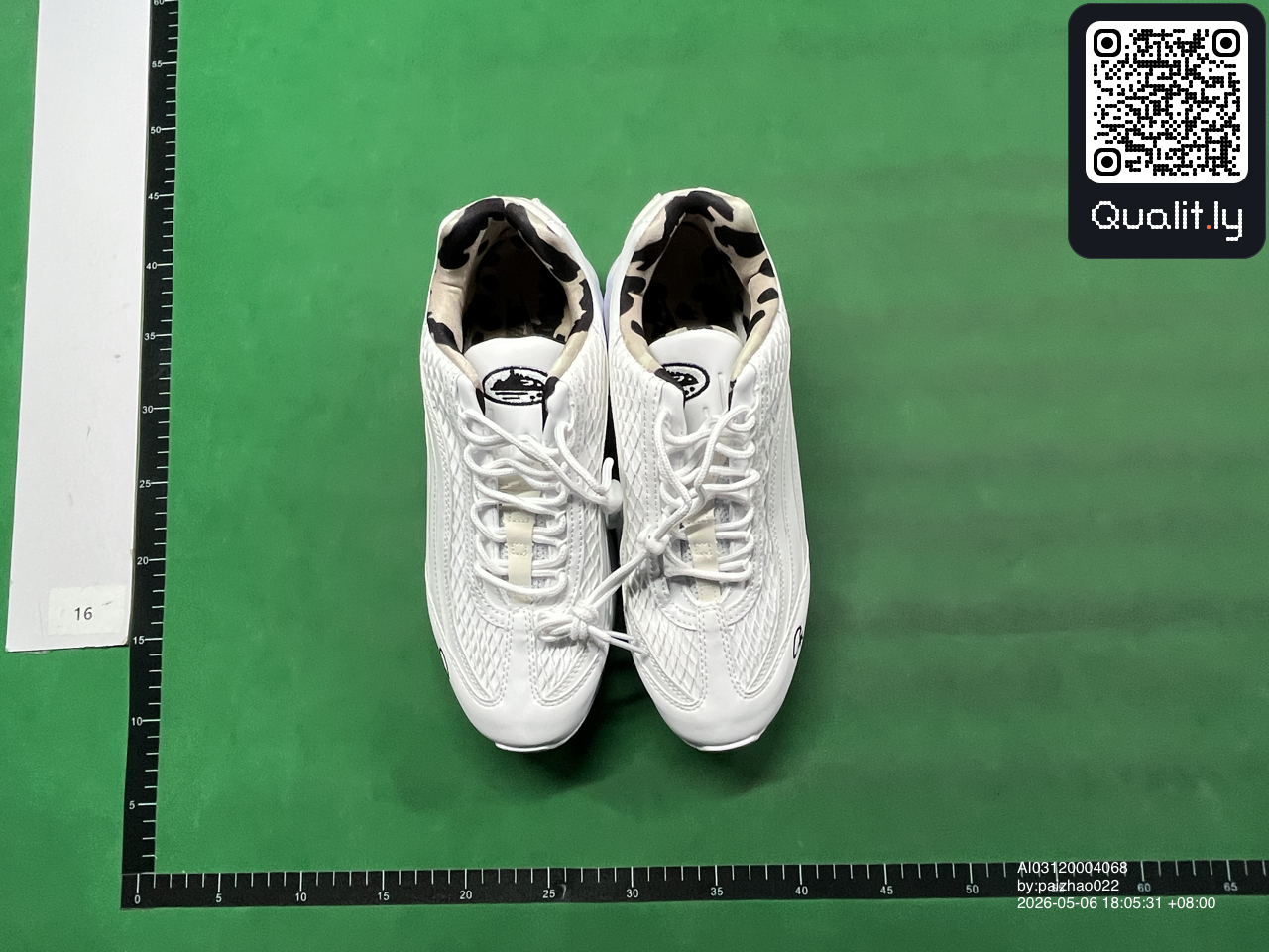 Sneakers QC photo 1 of 12