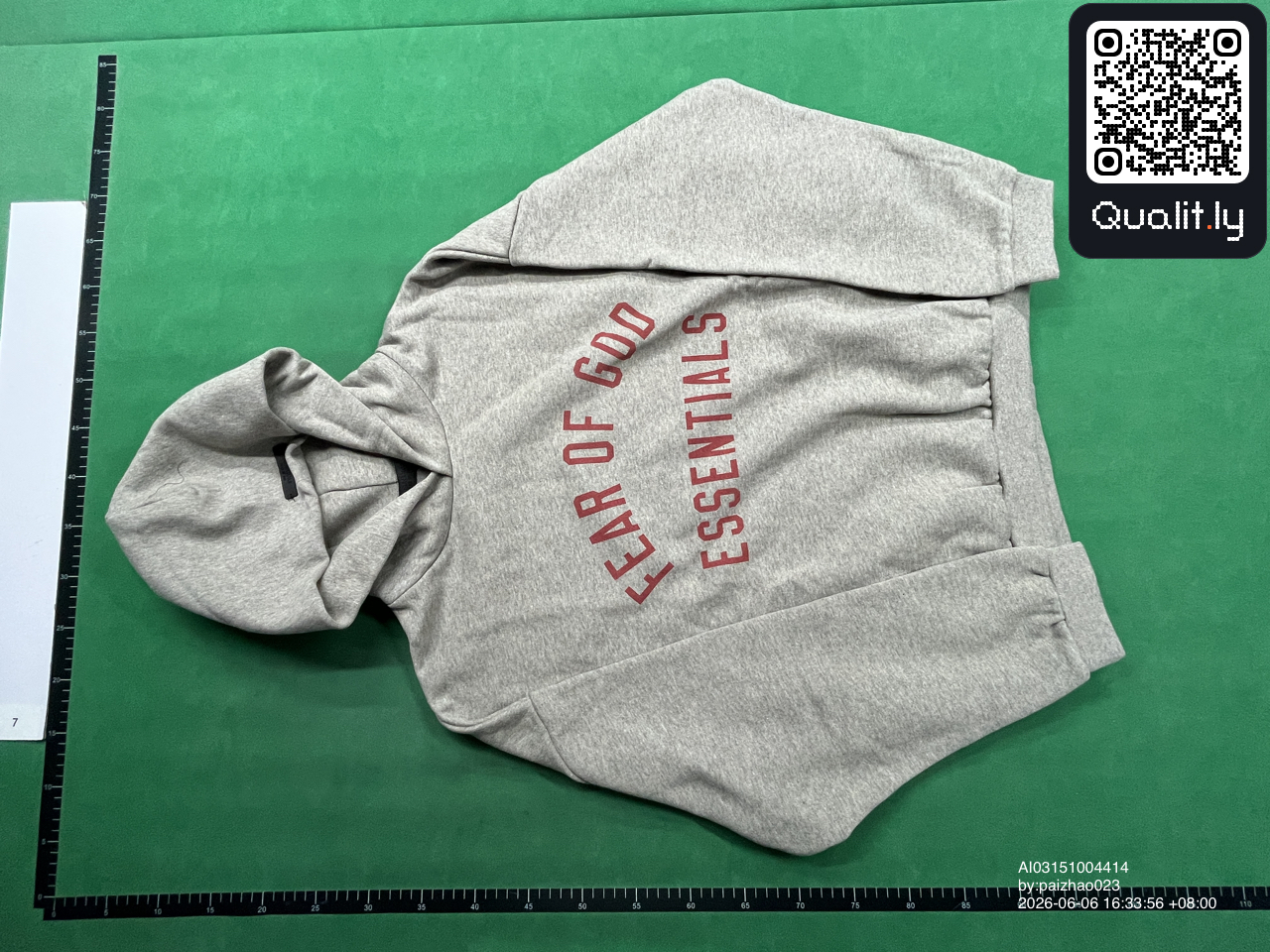 Hoodie QC photo 2 of 98