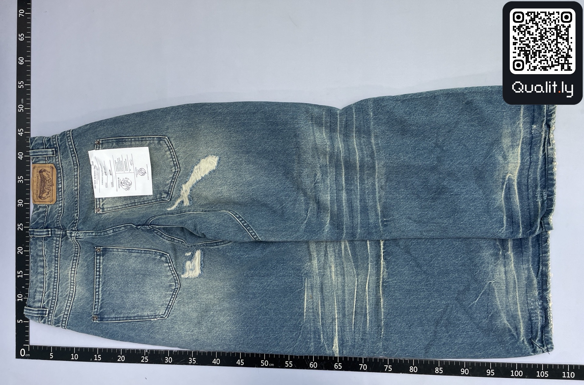Jean — photo QC 3 sur 59