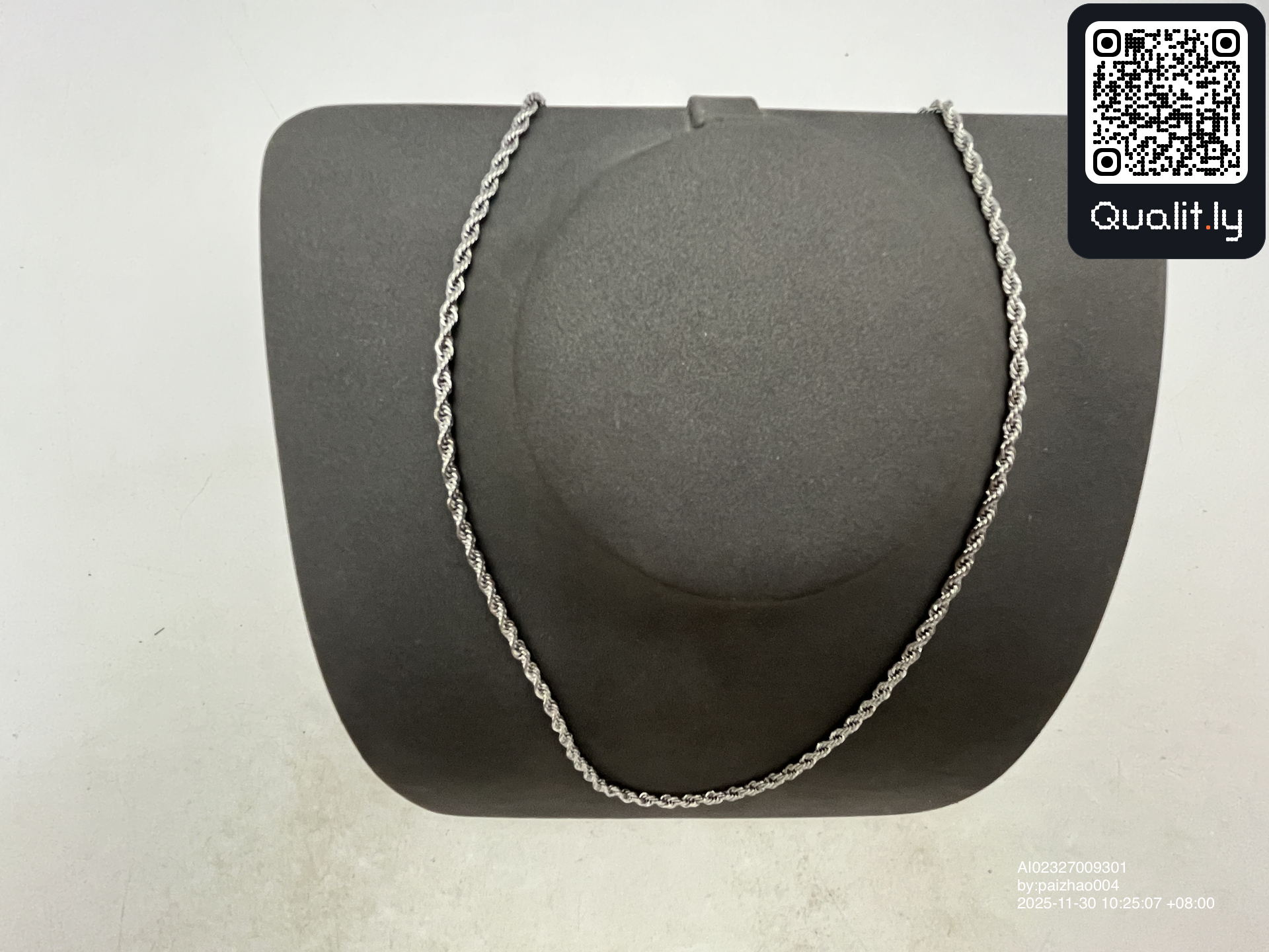 Jewelry QC photo 3 of 30