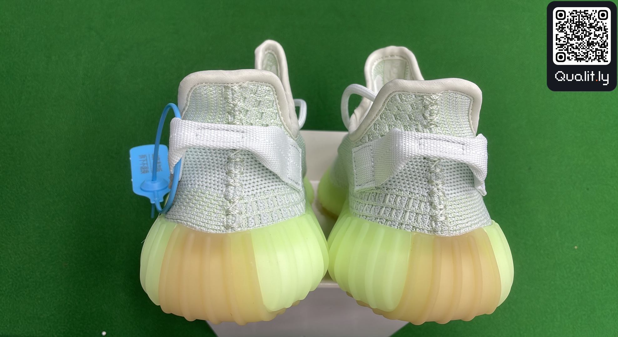 Sneakers QC photo 3 of 12