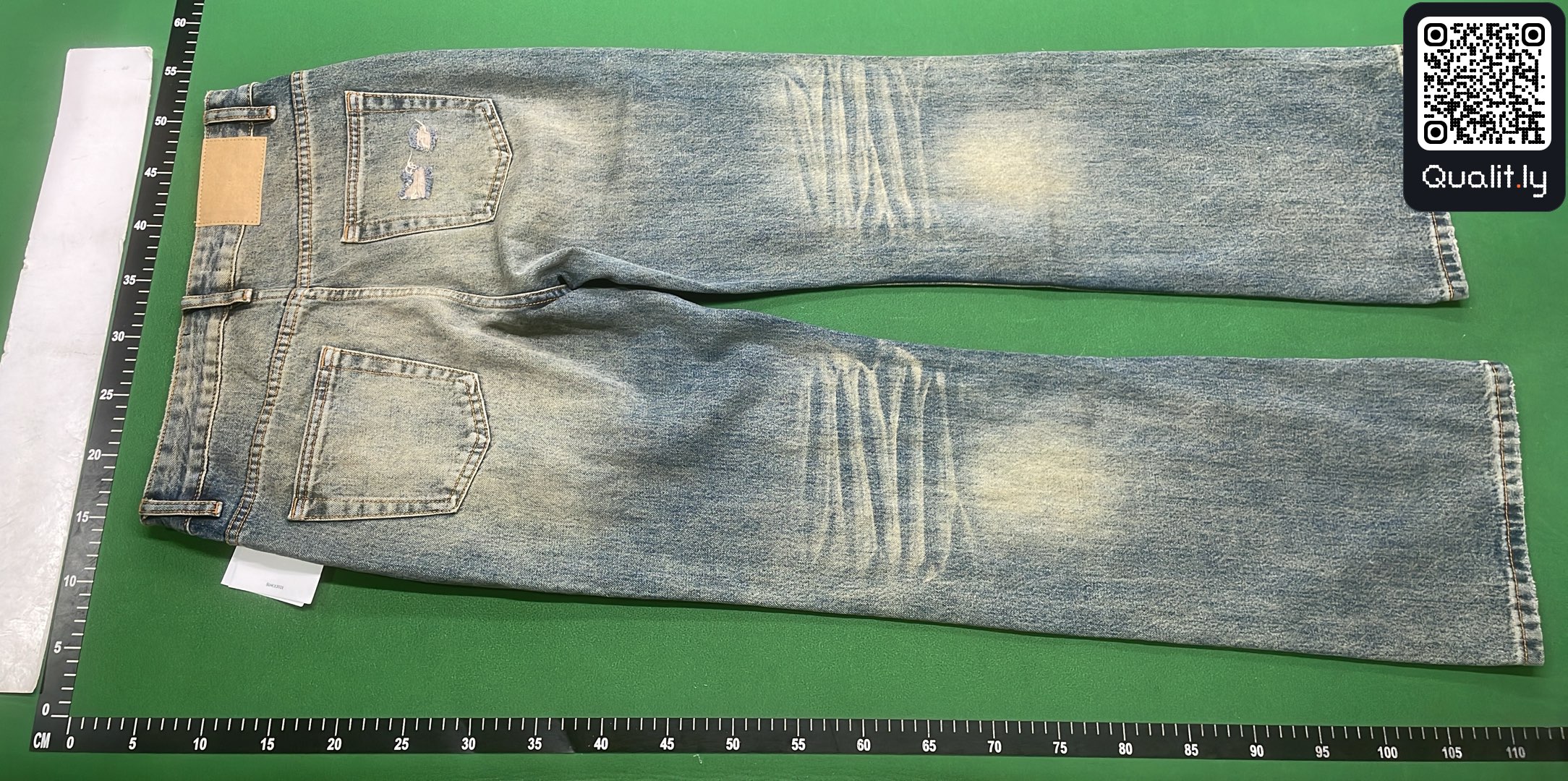 Jeansy — zdjęcie QC 3 z 4