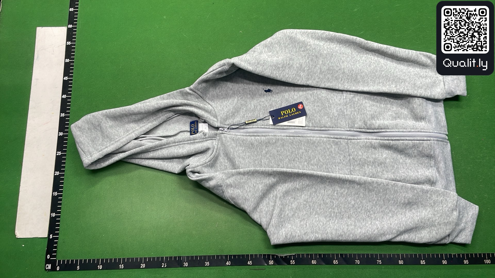 Hoodie QC photo 2 of 155