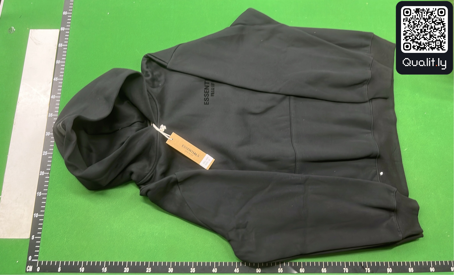 Hoodie — QC-Foto 2 von 113